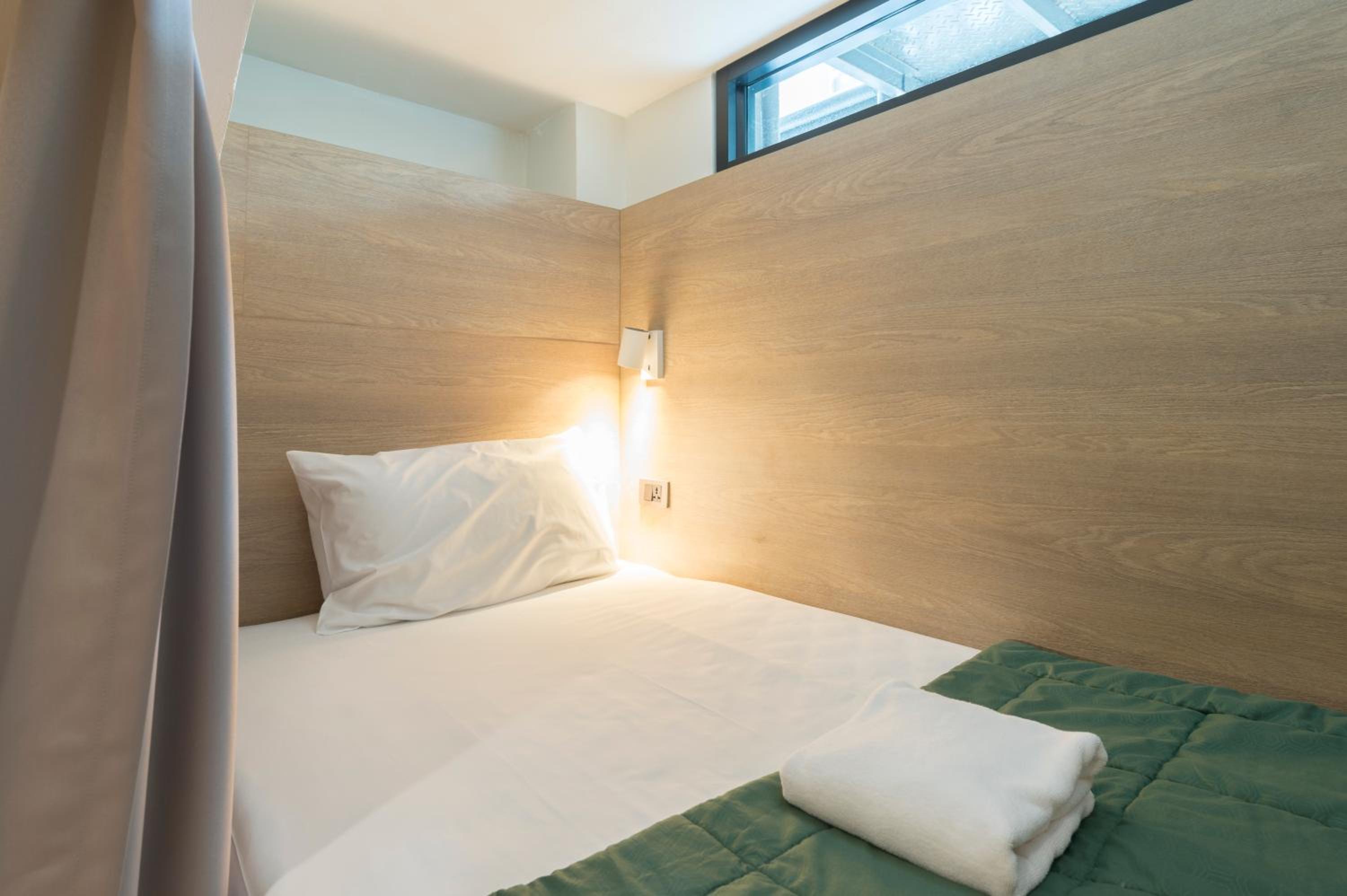 Bed in 4-Bed Mixed Dormitory Room photo 1