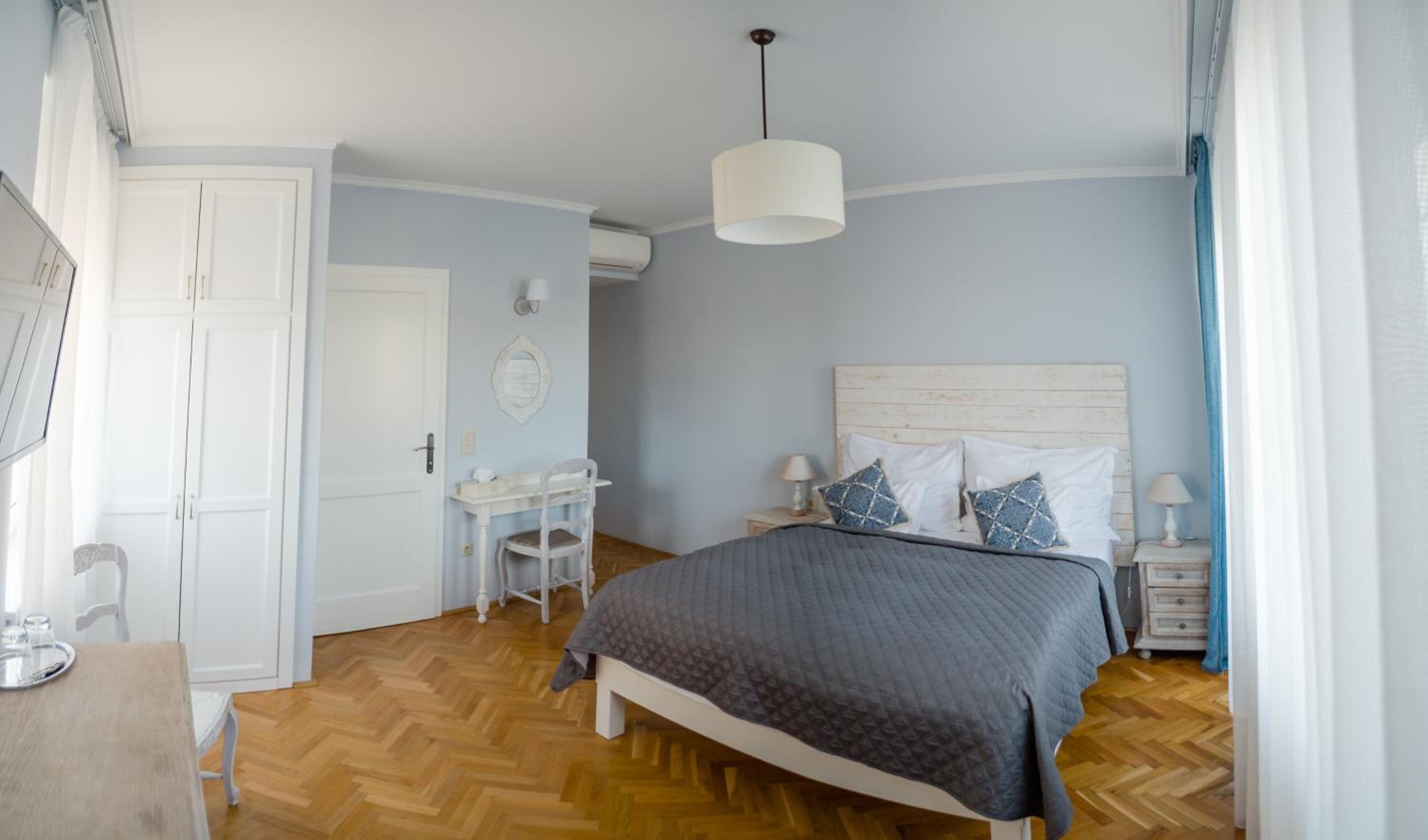 Double Room with Balcony - Photo 7