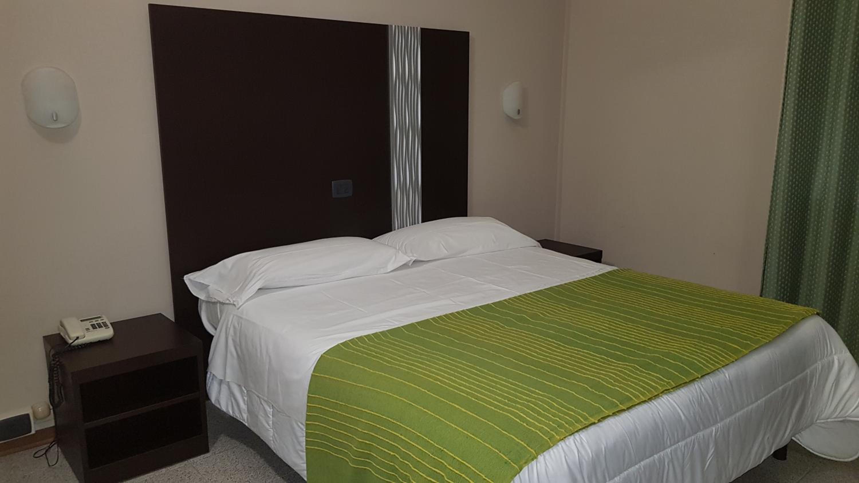 Economy Double Room photo 3