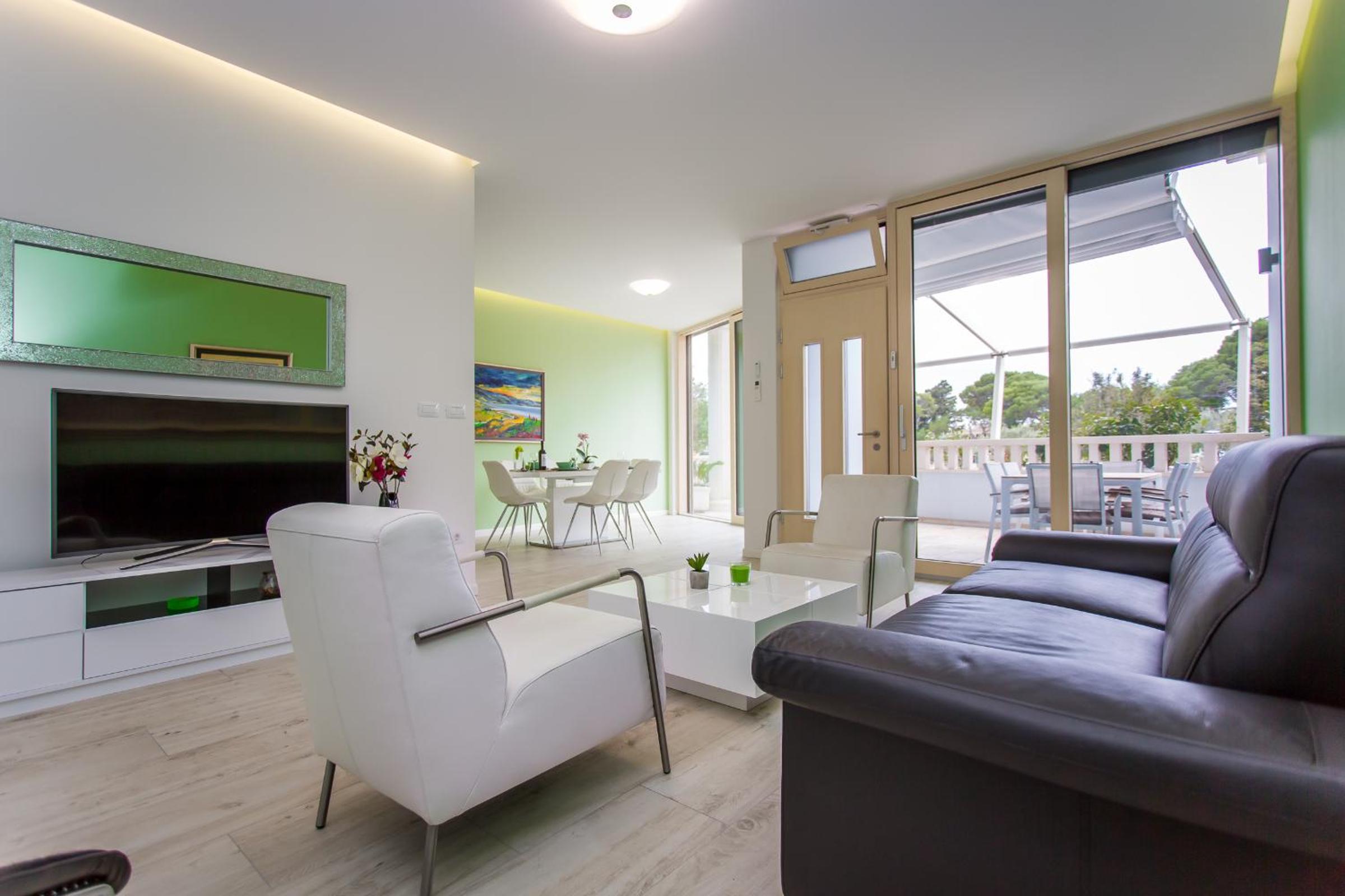 Deluxe Apartment