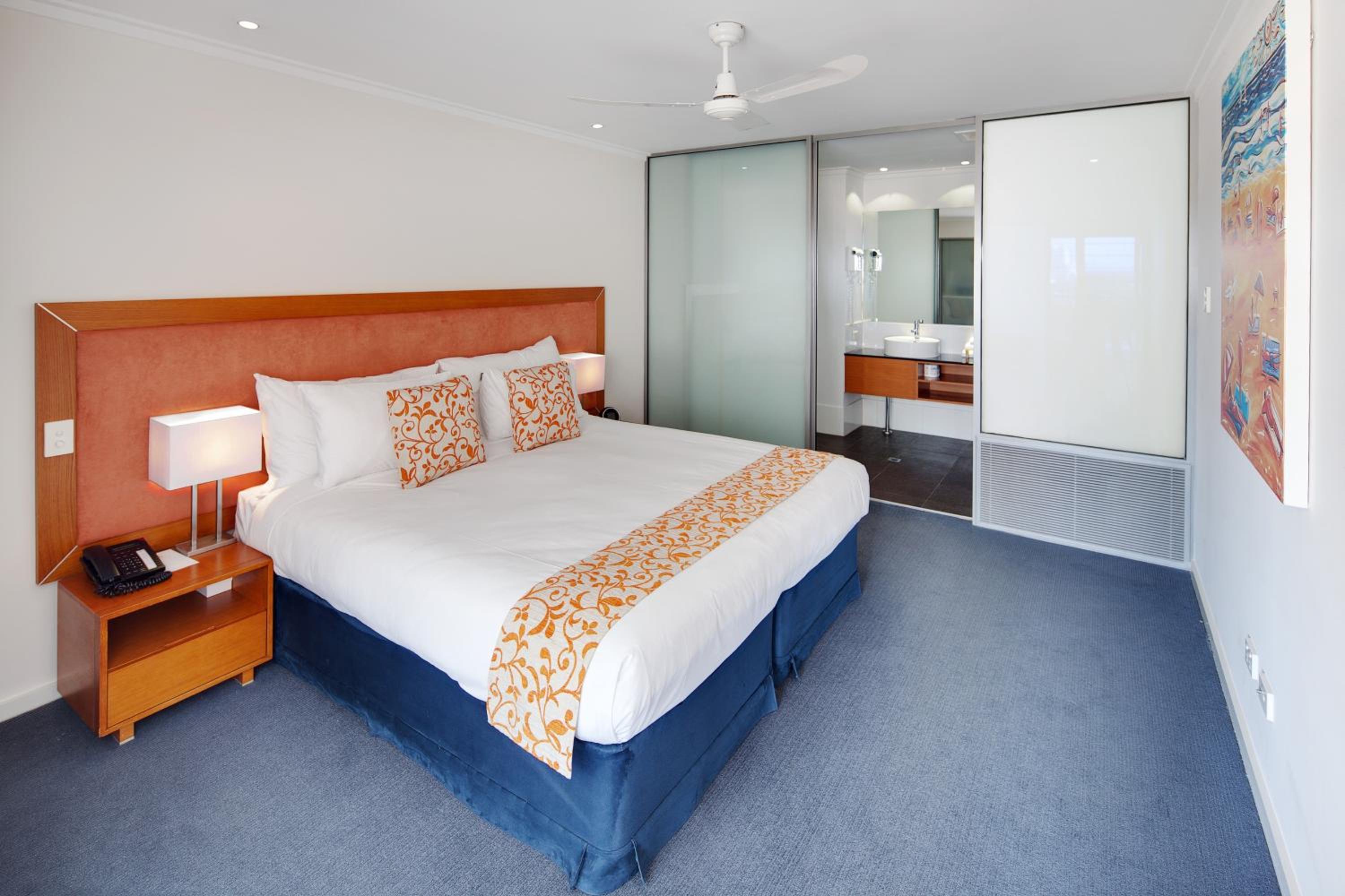 One-Bedroom Apartment - Photo 1