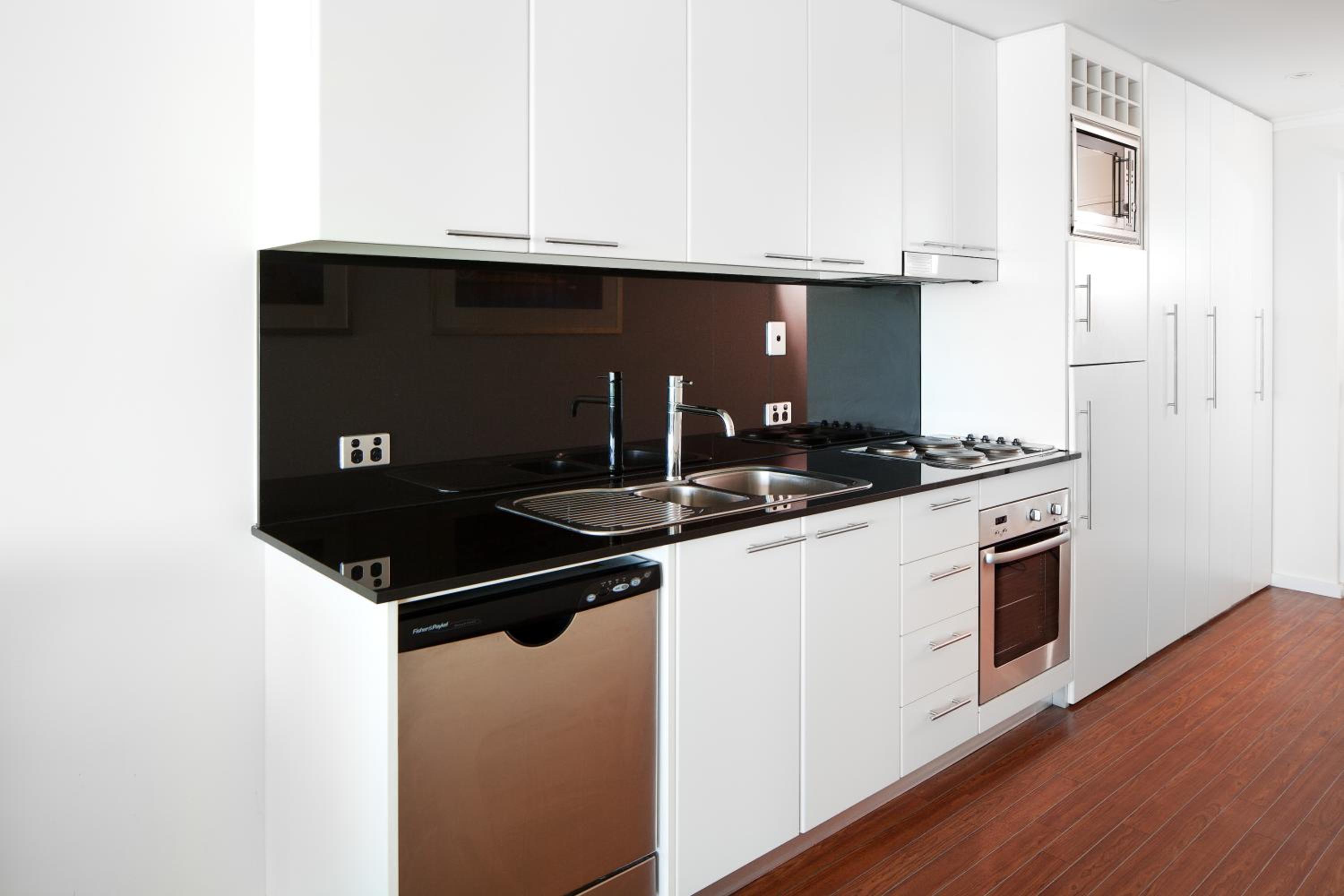Two-Bedroom Apartment - Photo 3