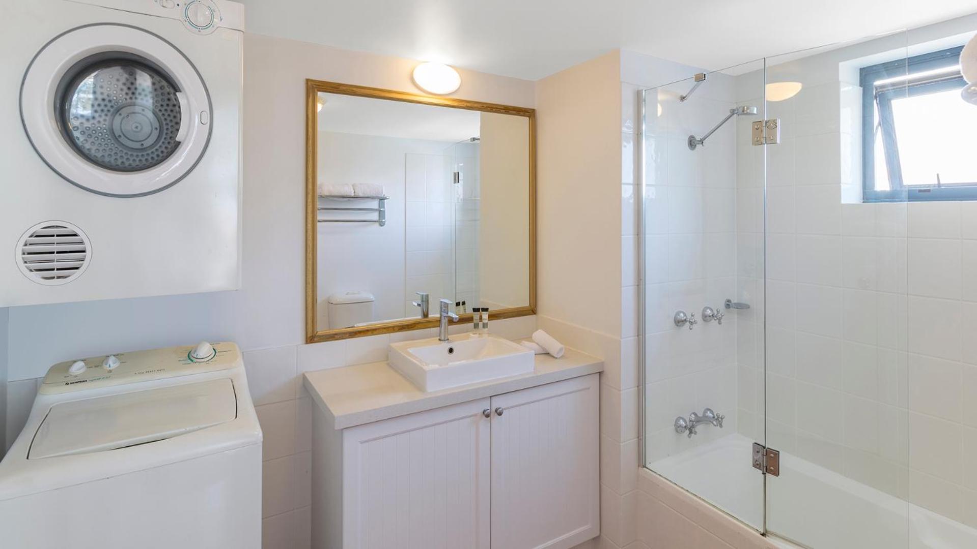 One-Bedroom Apartment with Ocean View photo 2