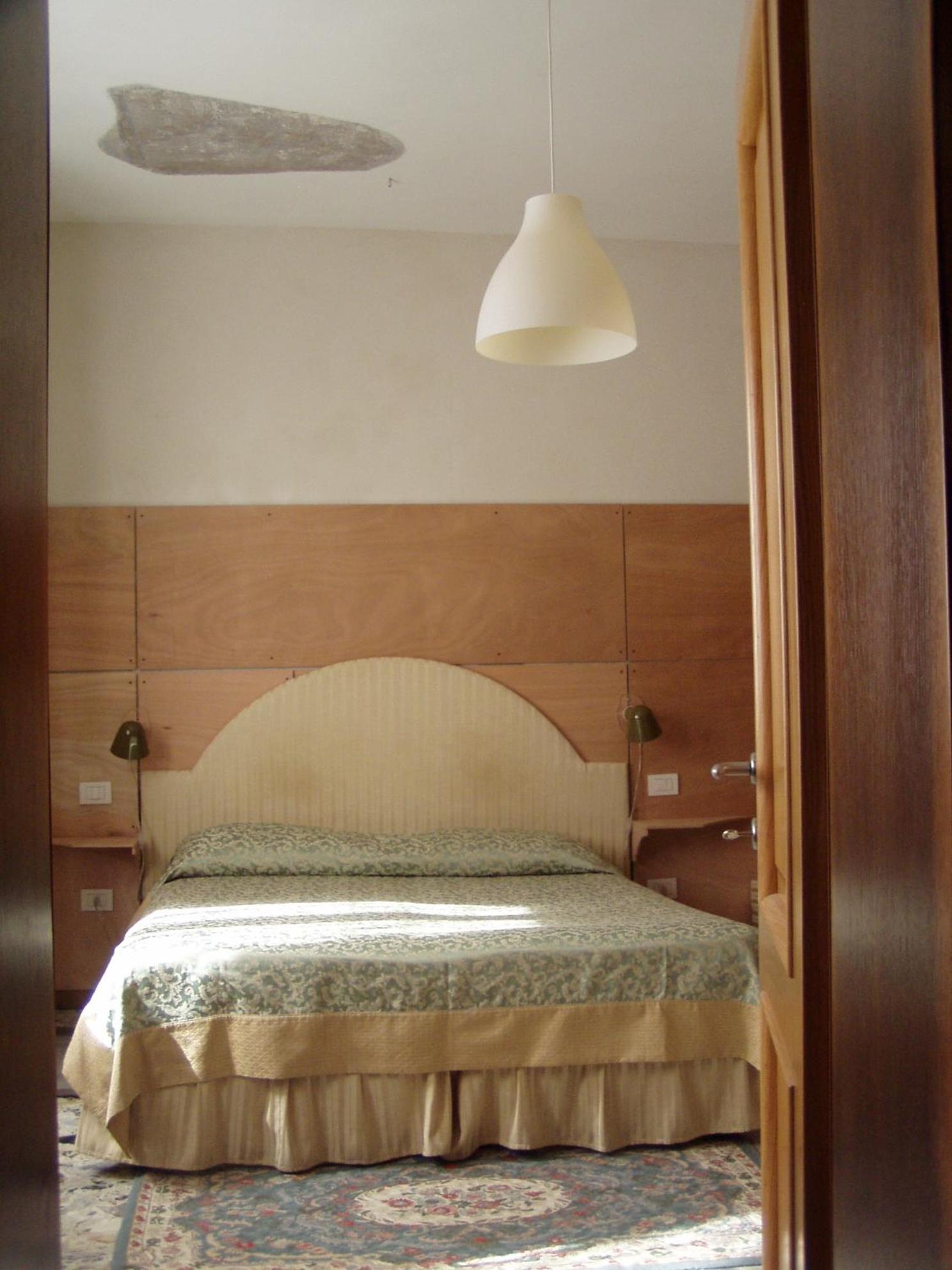 Double Room with Private Bathroom photo 2