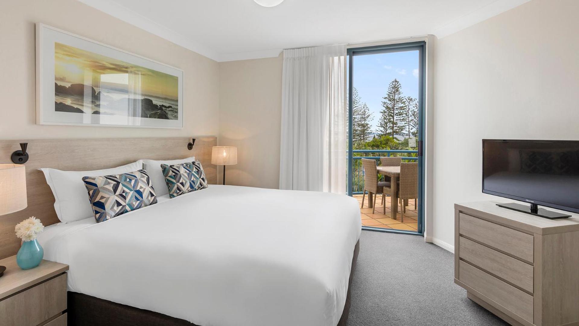 Two-Bedroom Apartment with Ocean View - Photo 3