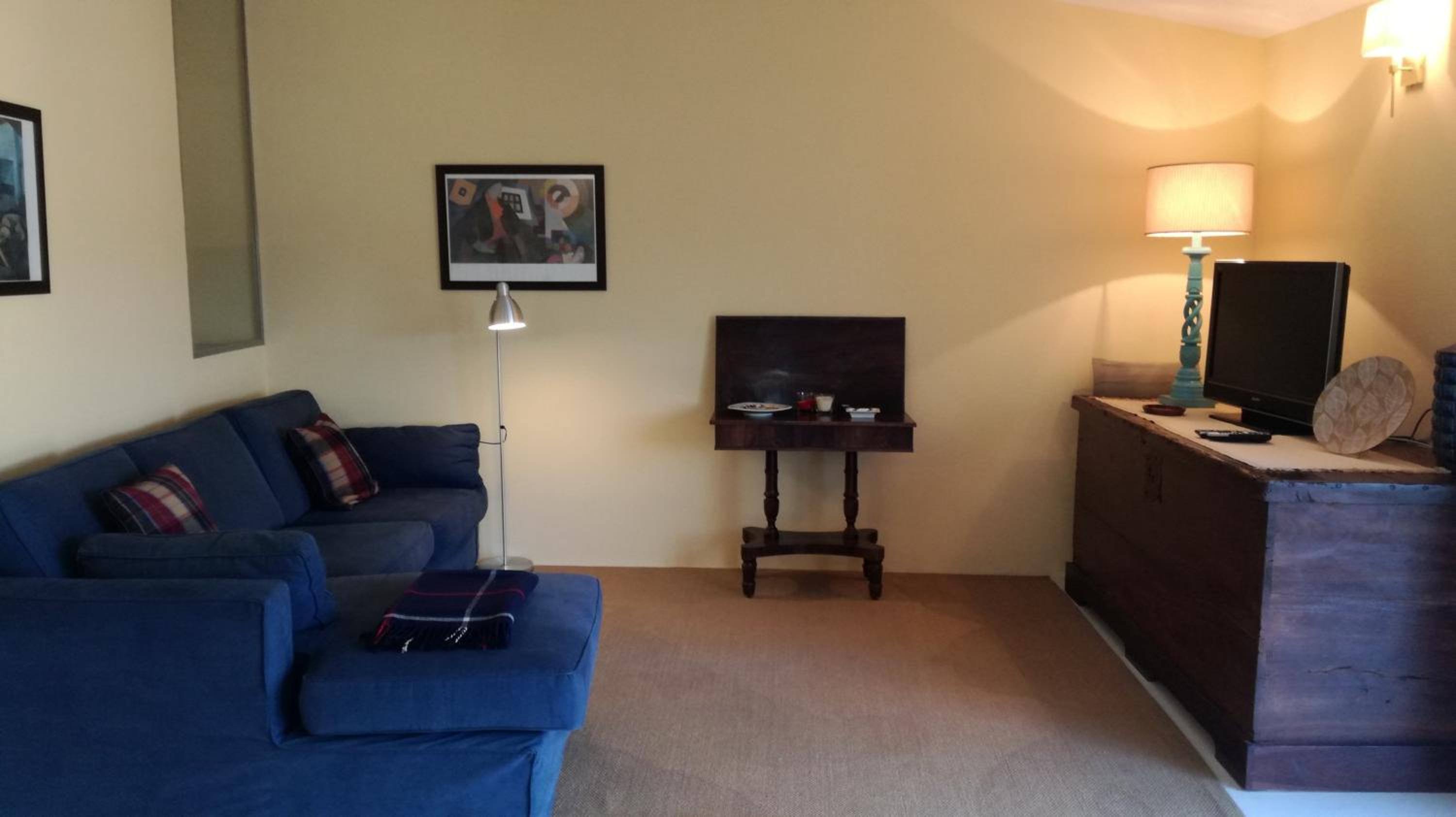 Three-Bedroom House - Photo 10