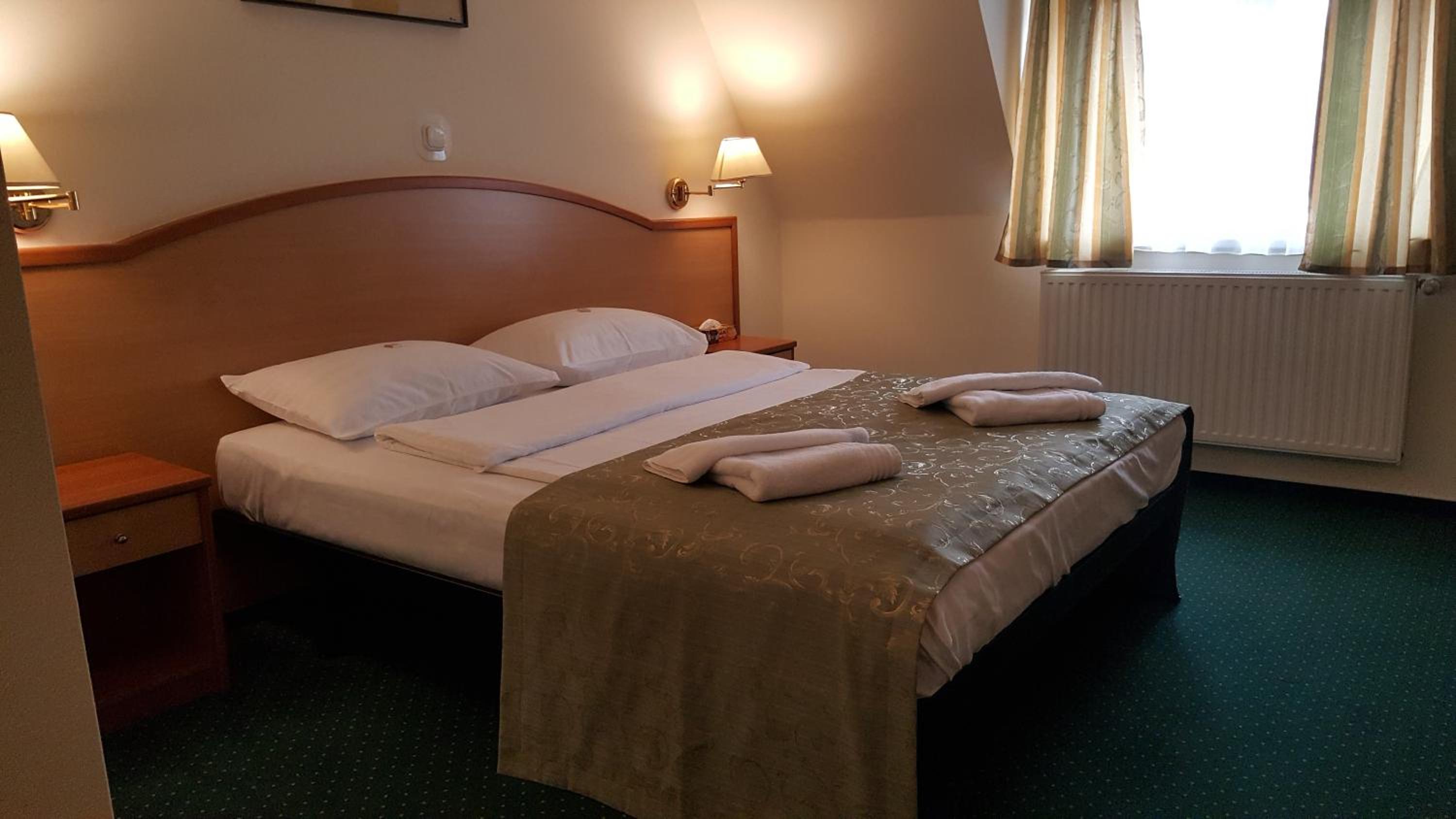 Double Room - Photo 3
