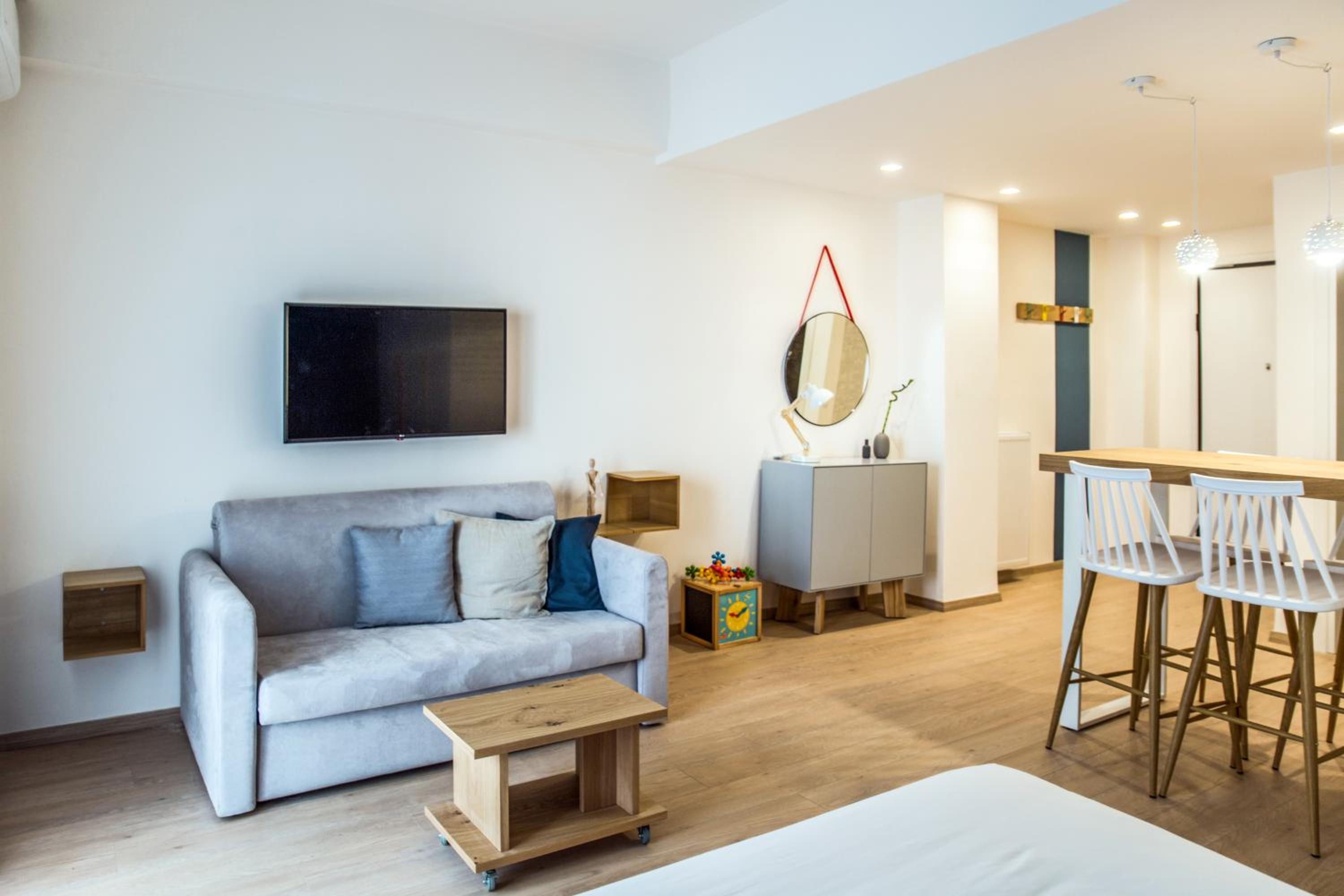 Studio Apartment