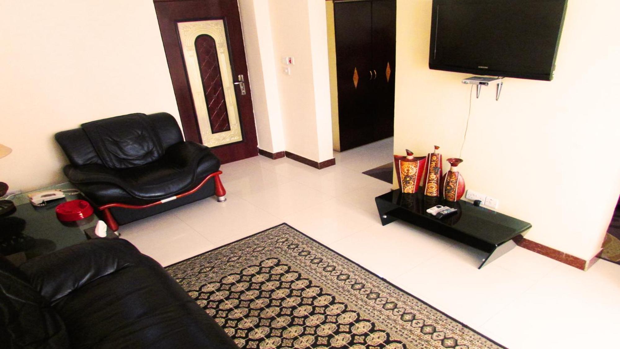 Executive Suite - Photo 3