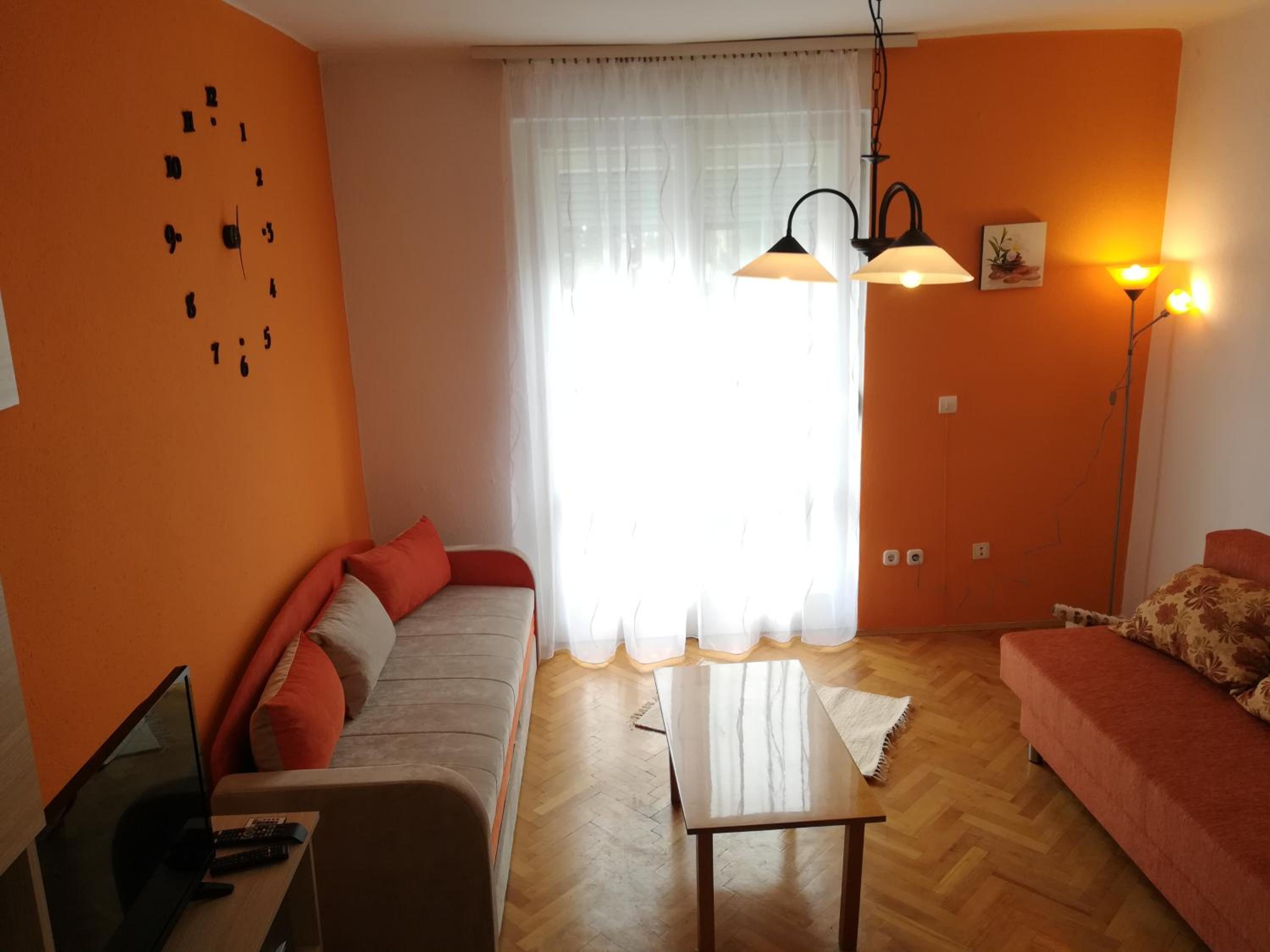Apartment photo 2