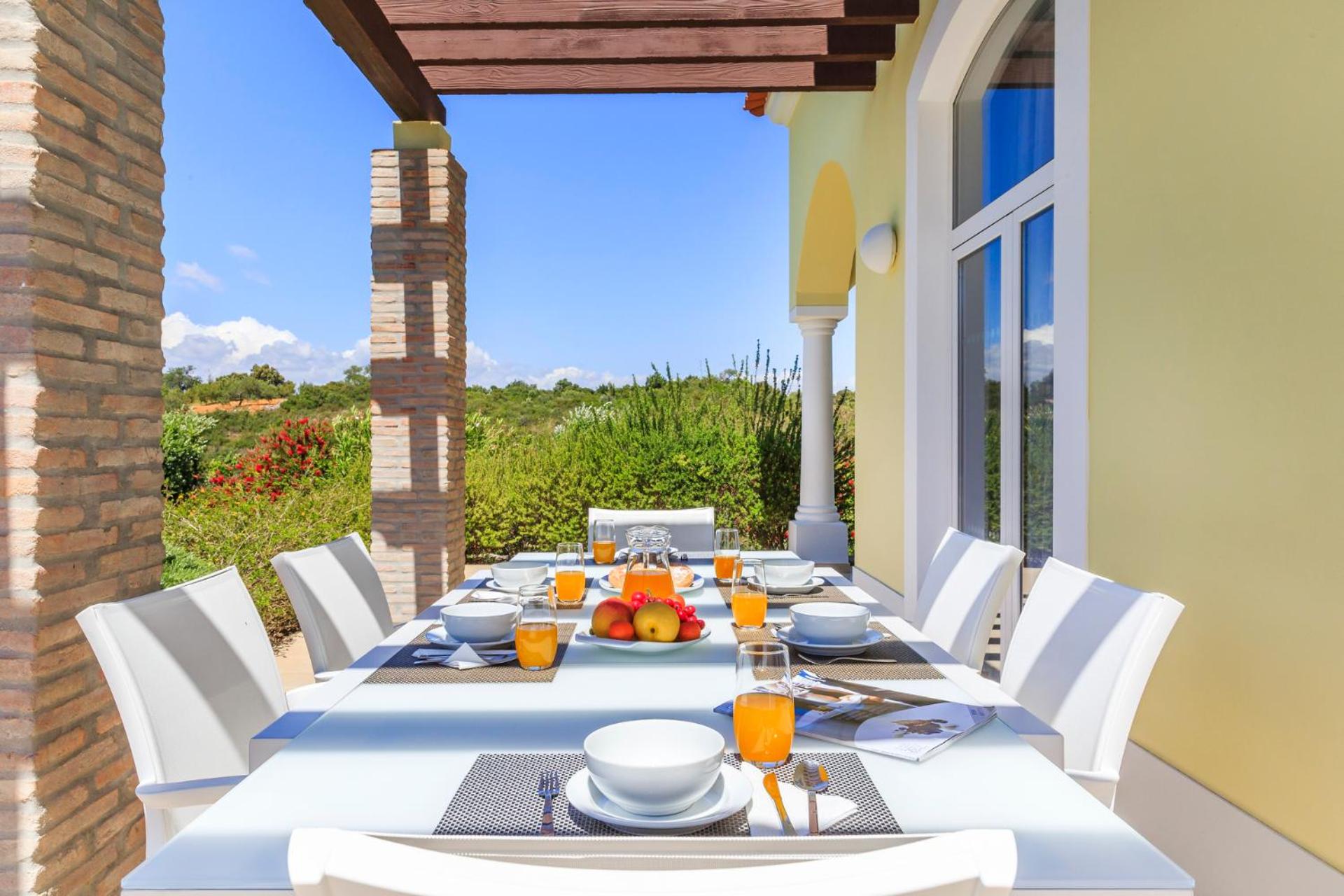 Four-Bedroom Villa with Private Pool photo 2
