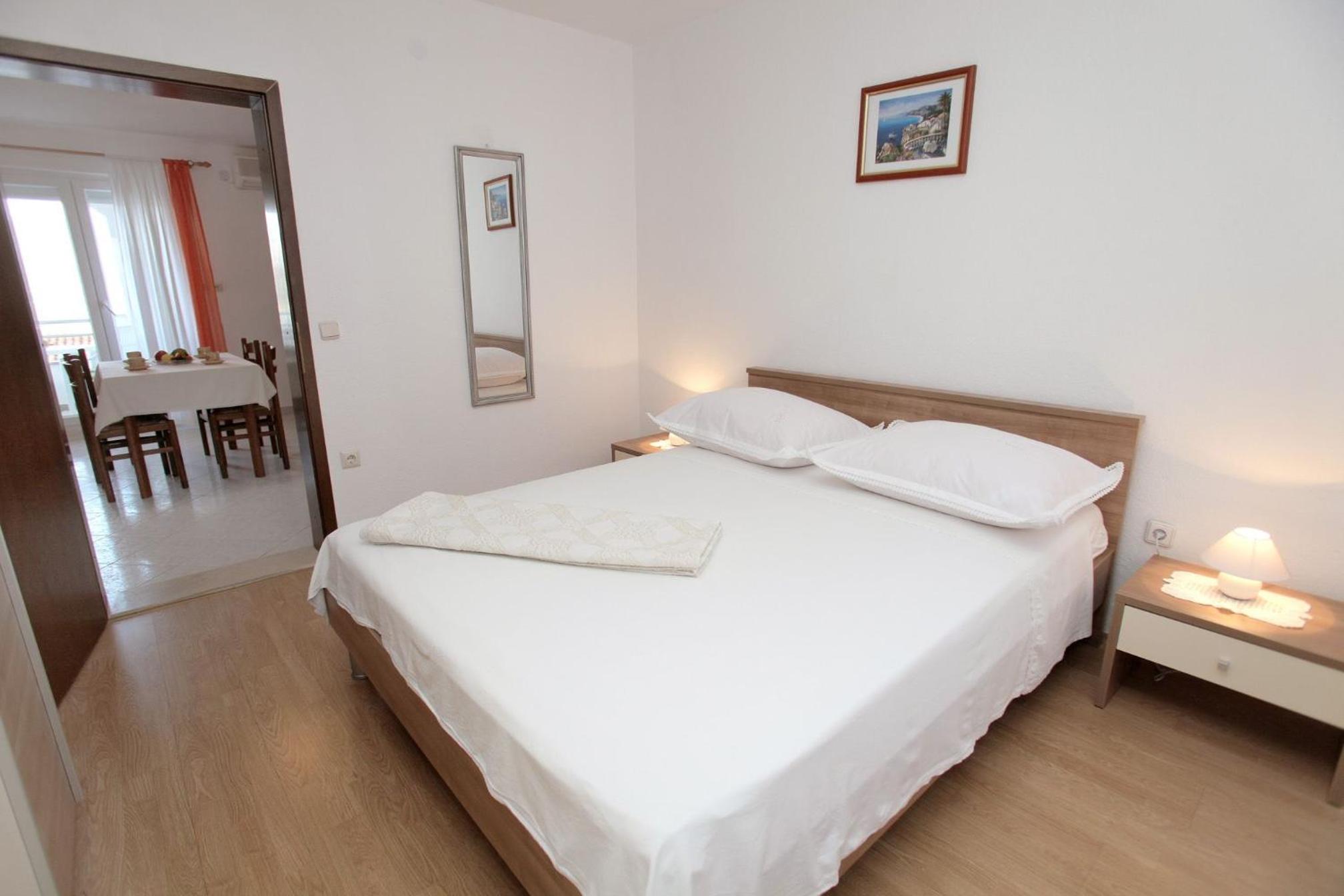 One-Bedroom Apartment with Balcony