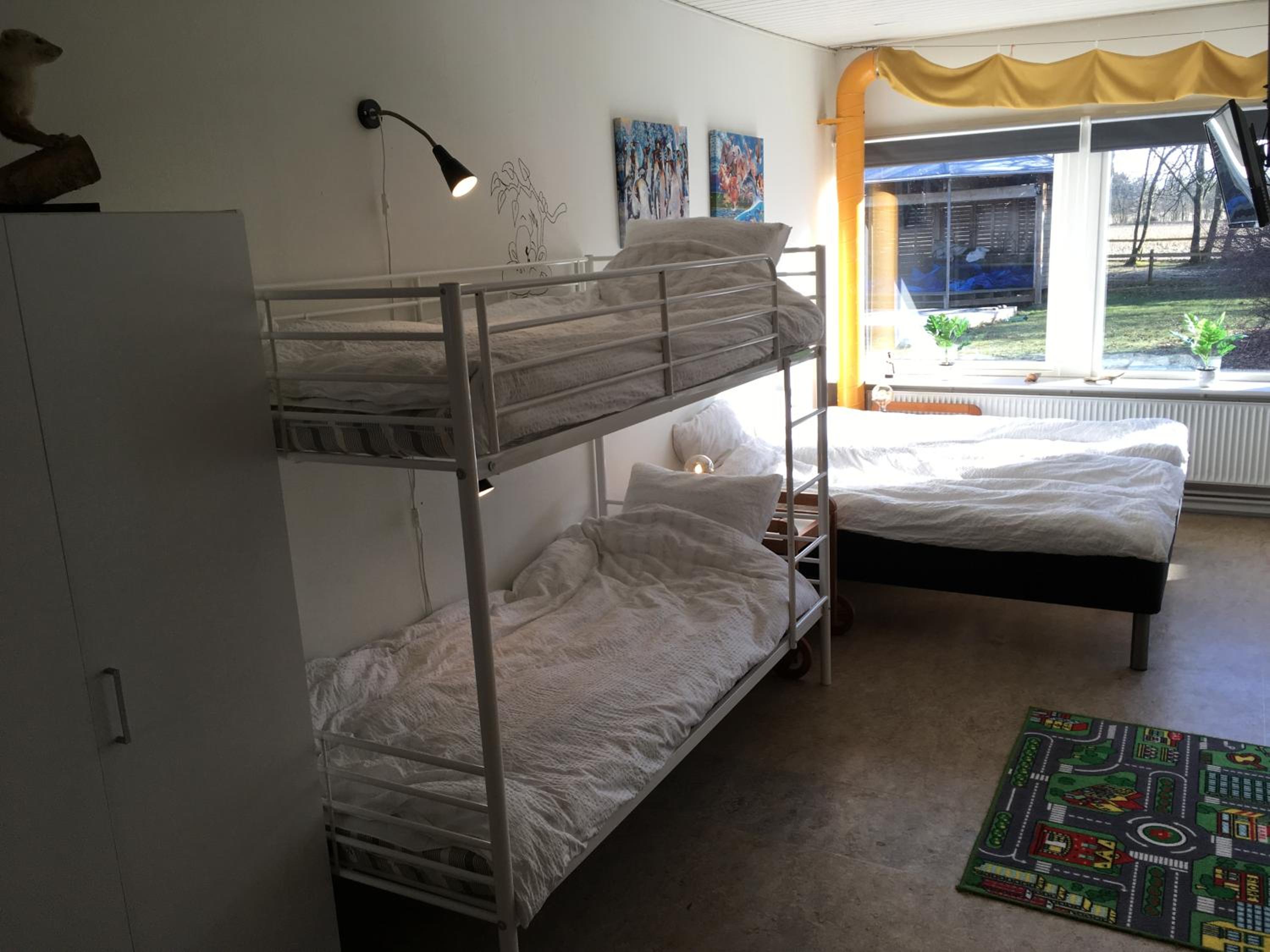 Studio Apartment with Private Bathroom & Shared Kitchen photo 3