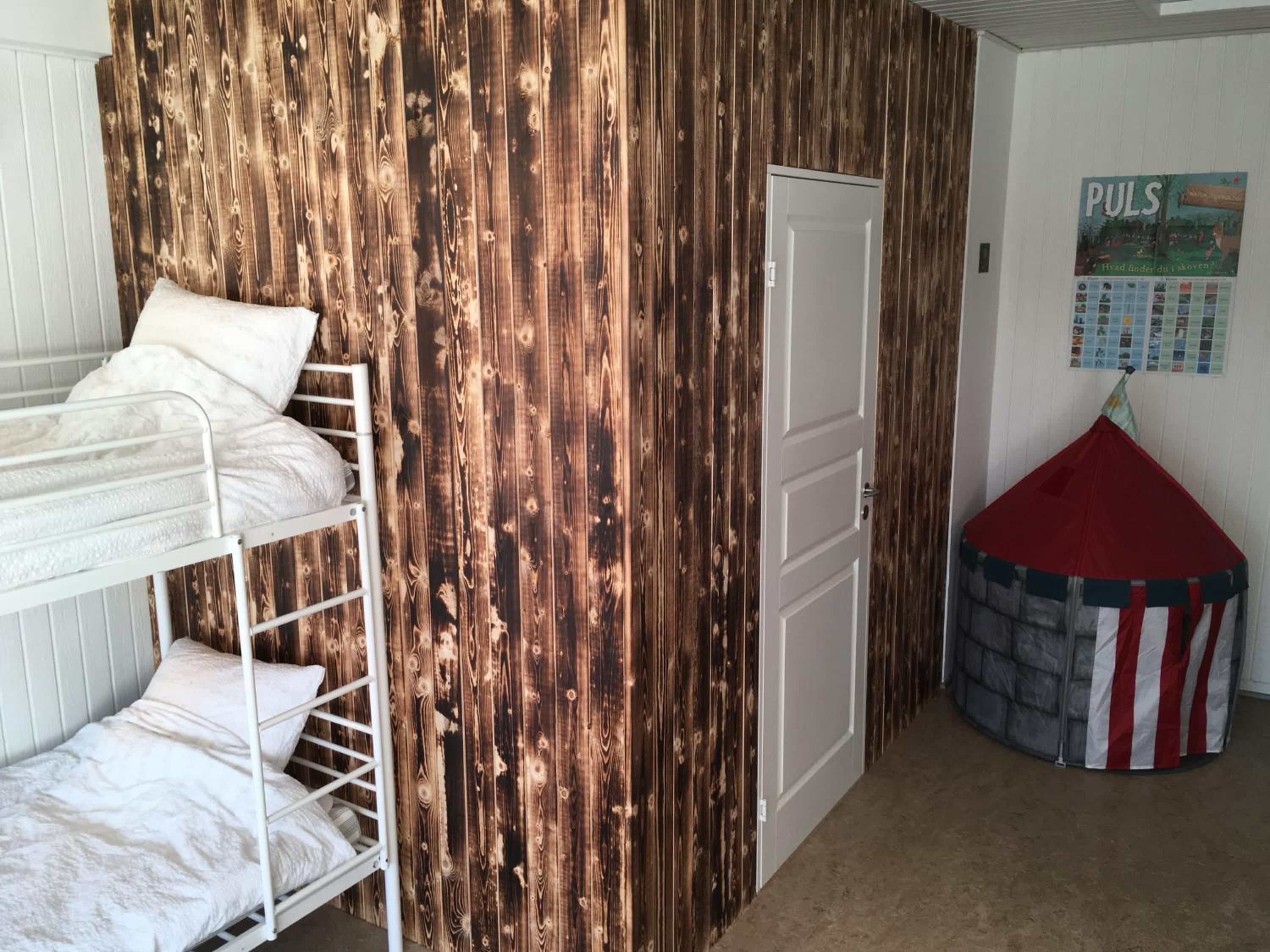 Studio Apartment with Private Bathroom & Shared Kitchen photo 2