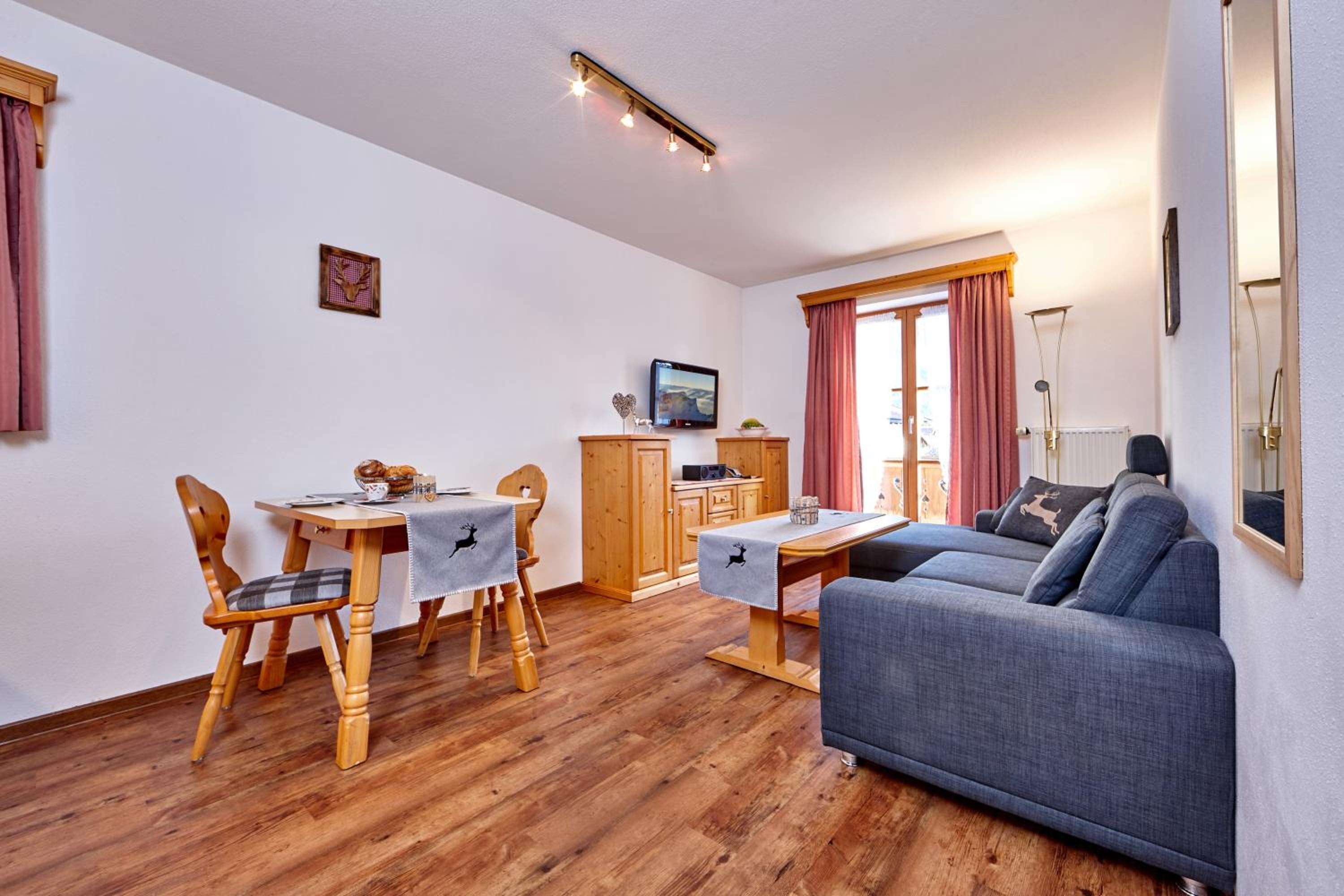 Apartment with Balcony and Mountain View photo 1