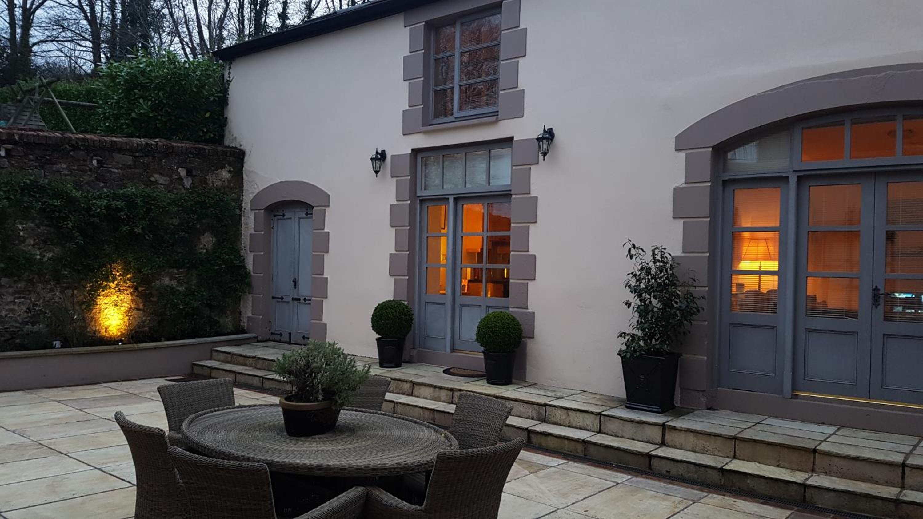 Two-Bedroom House - Photo 15