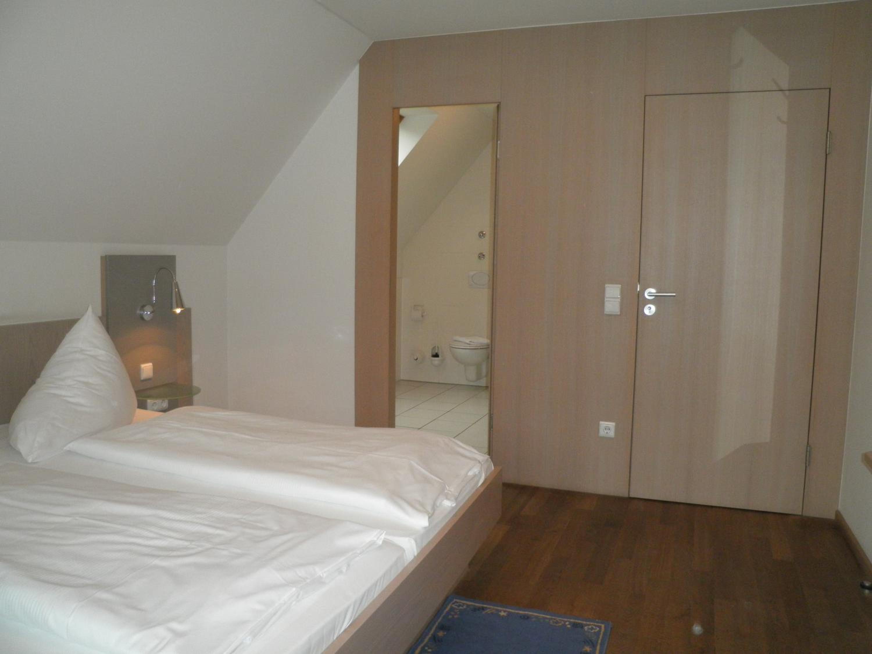 Double Room - Photo 2