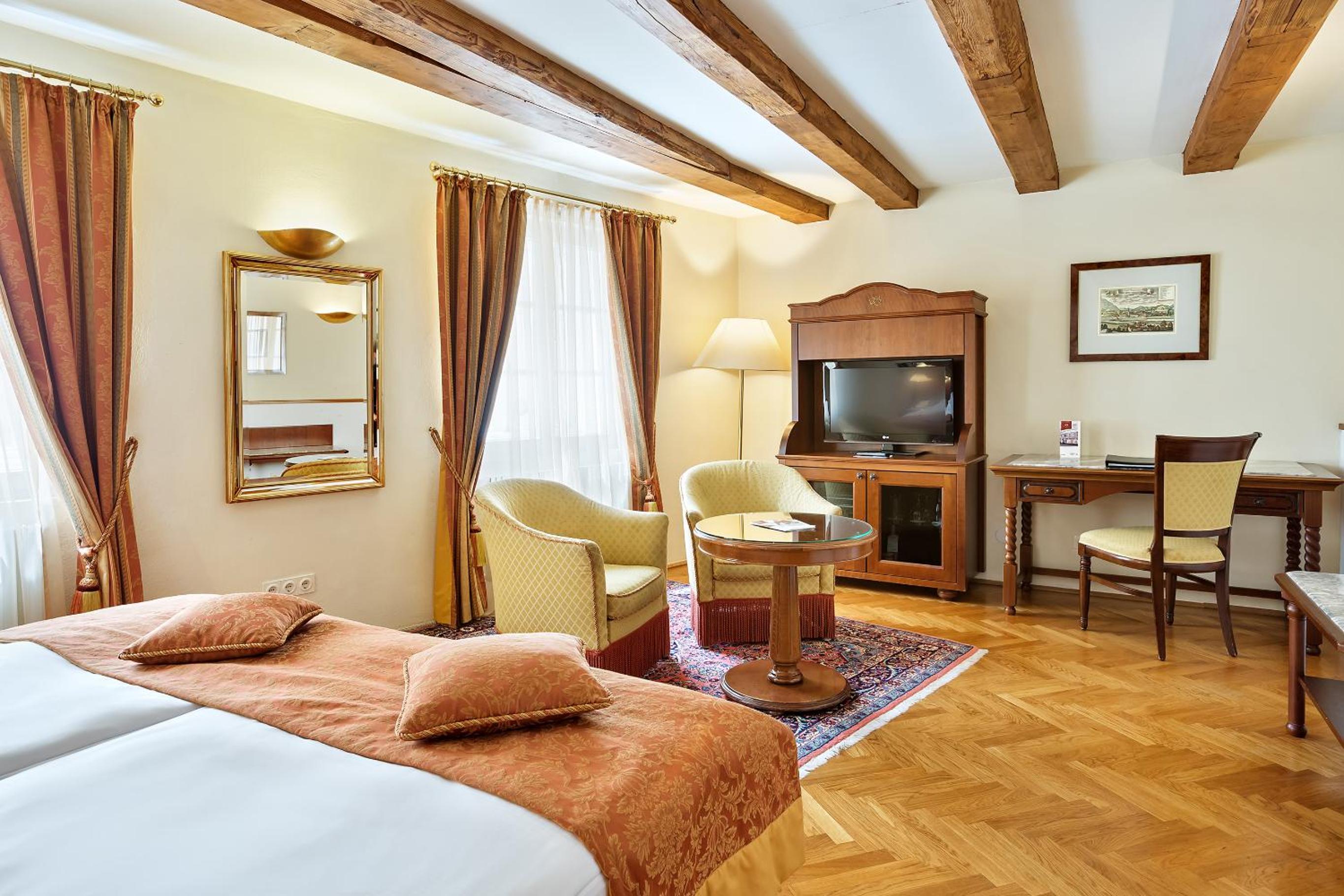 Standard Double Room - Photo 16
