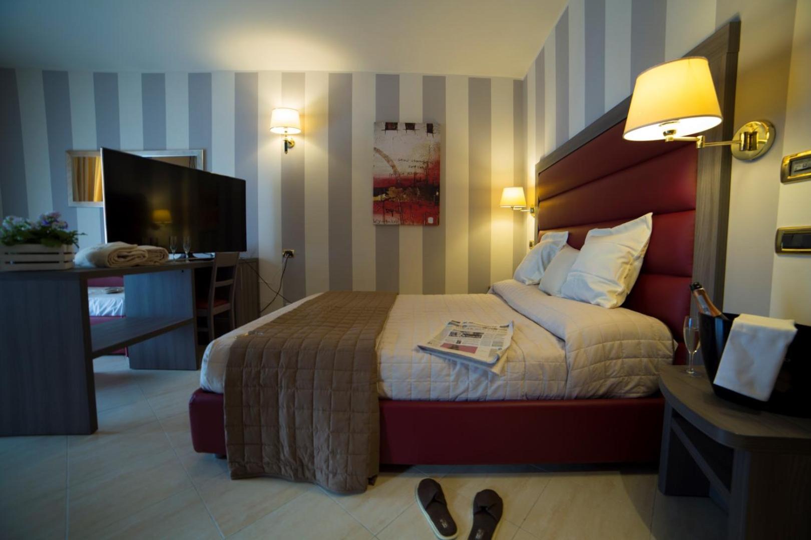 Suite - Photo 12