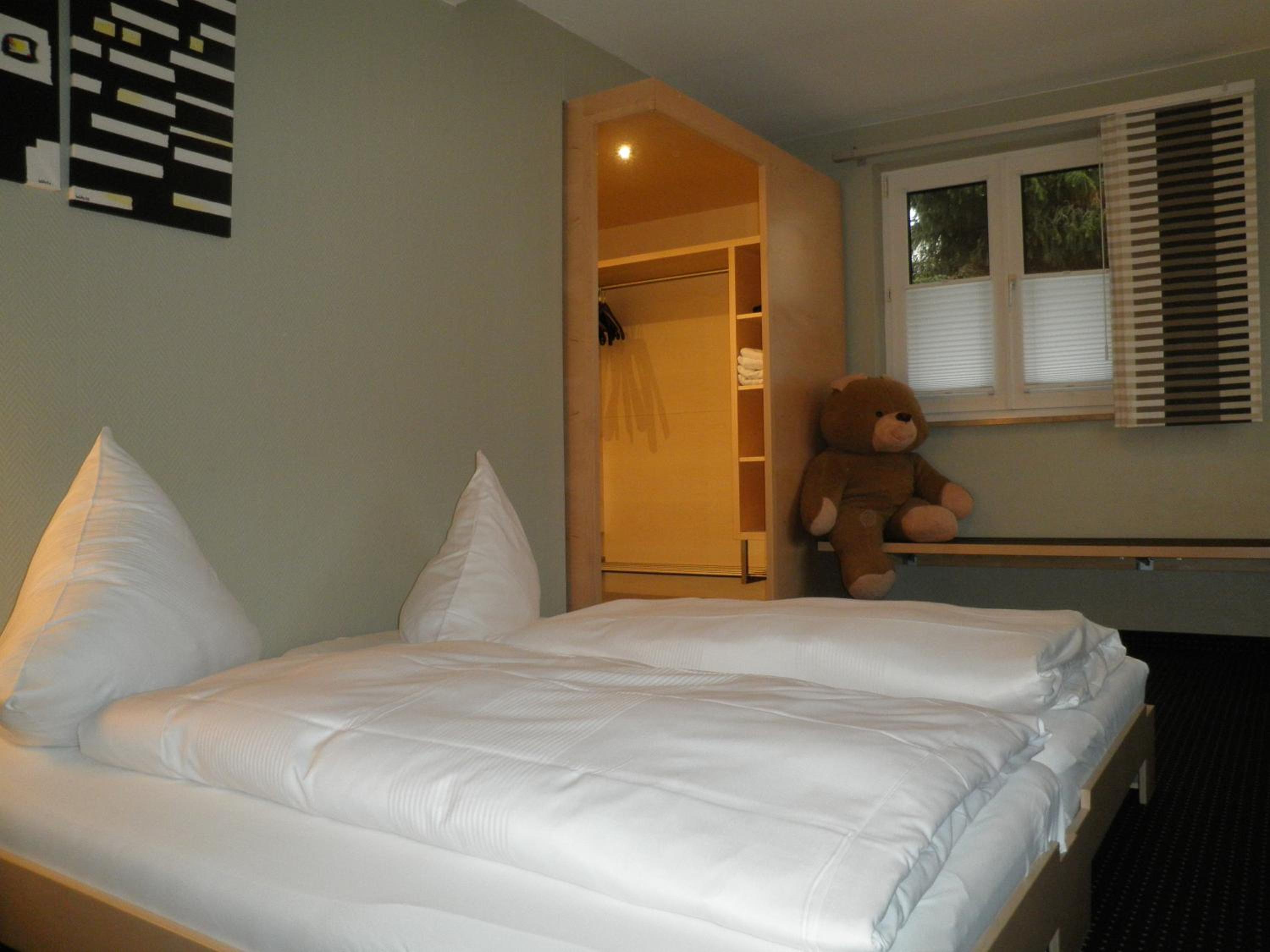 Two-Bedroom Suite - Photo 3