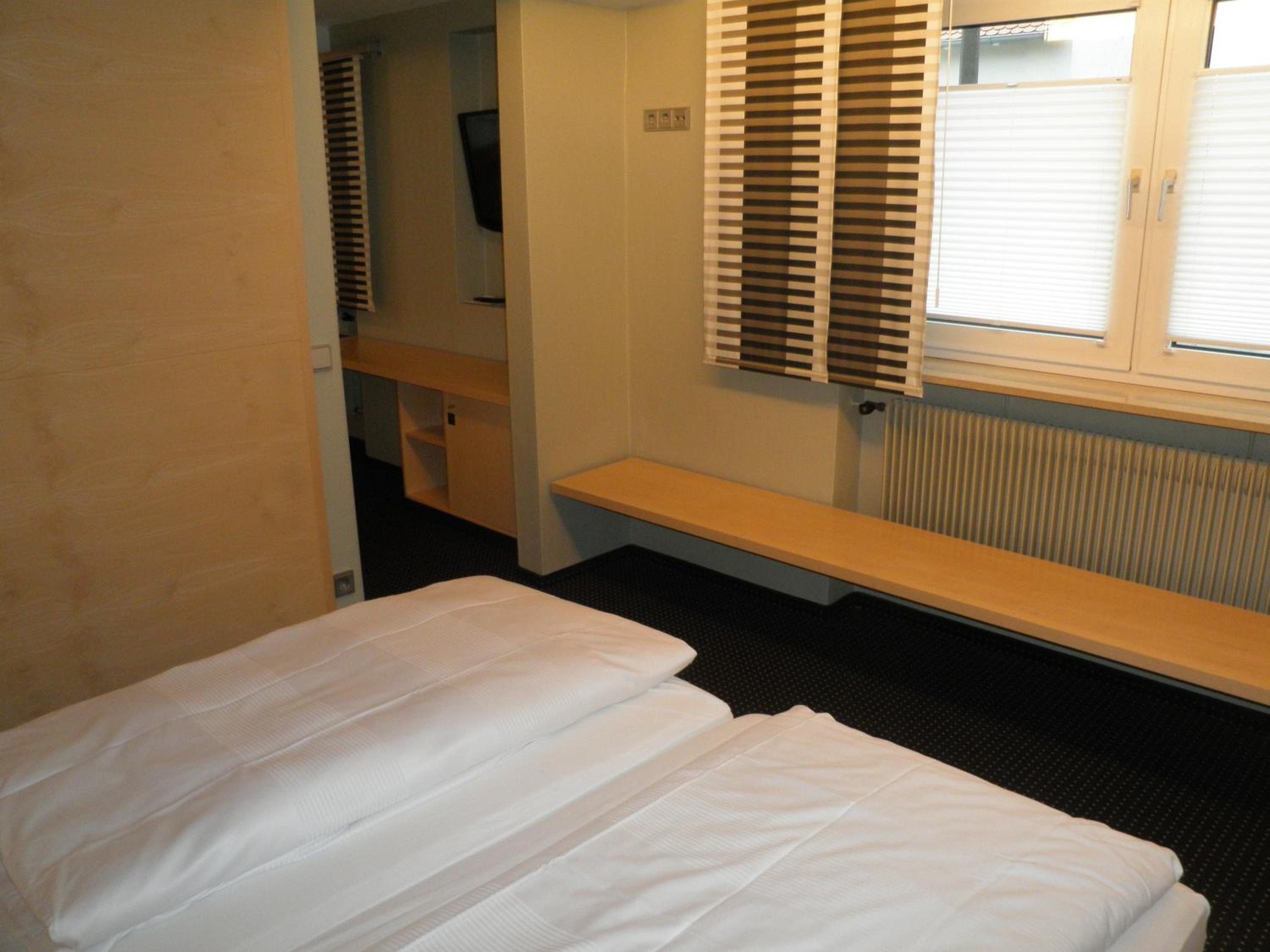 Two-Bedroom Suite - Photo 5