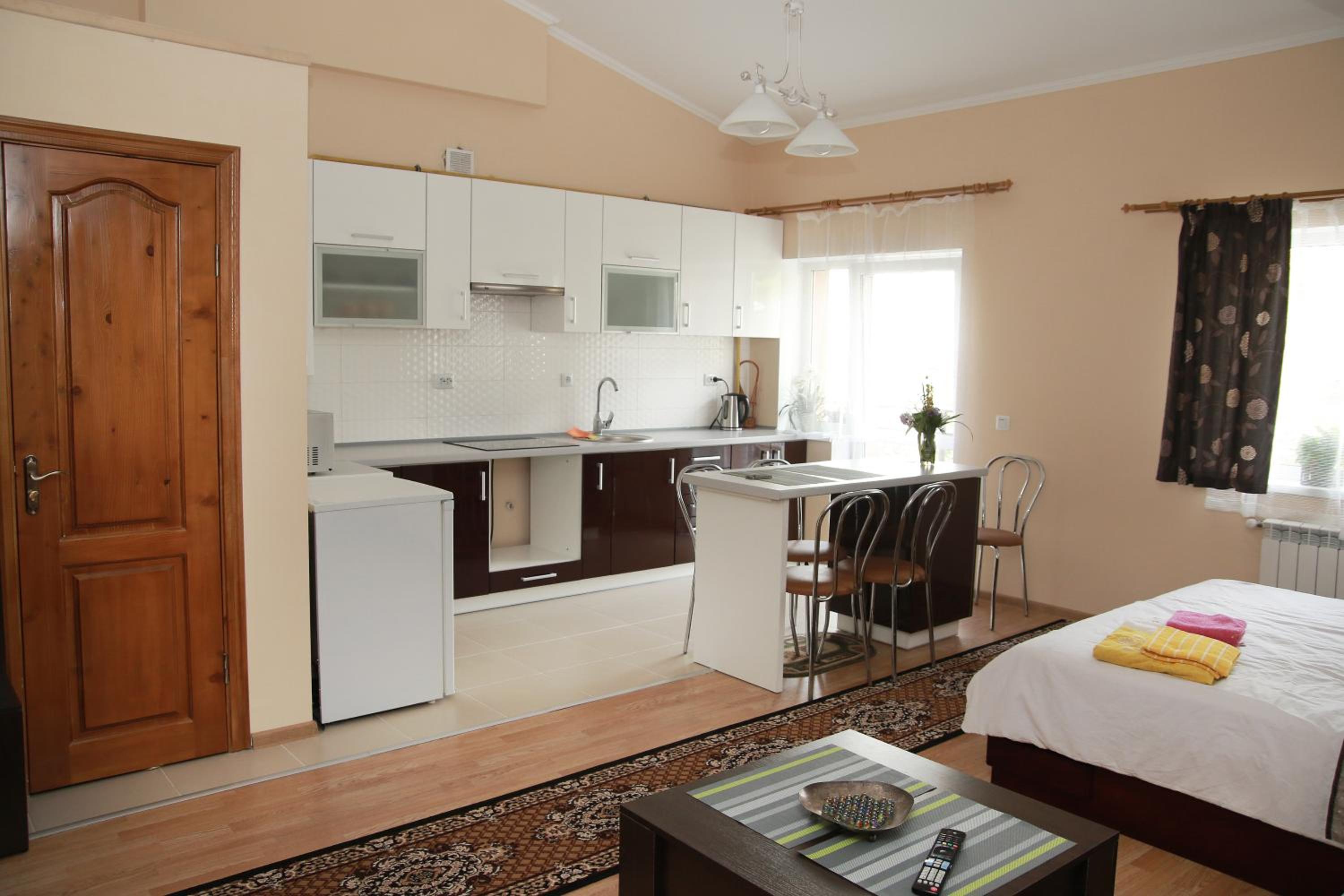 Apartment photo 2