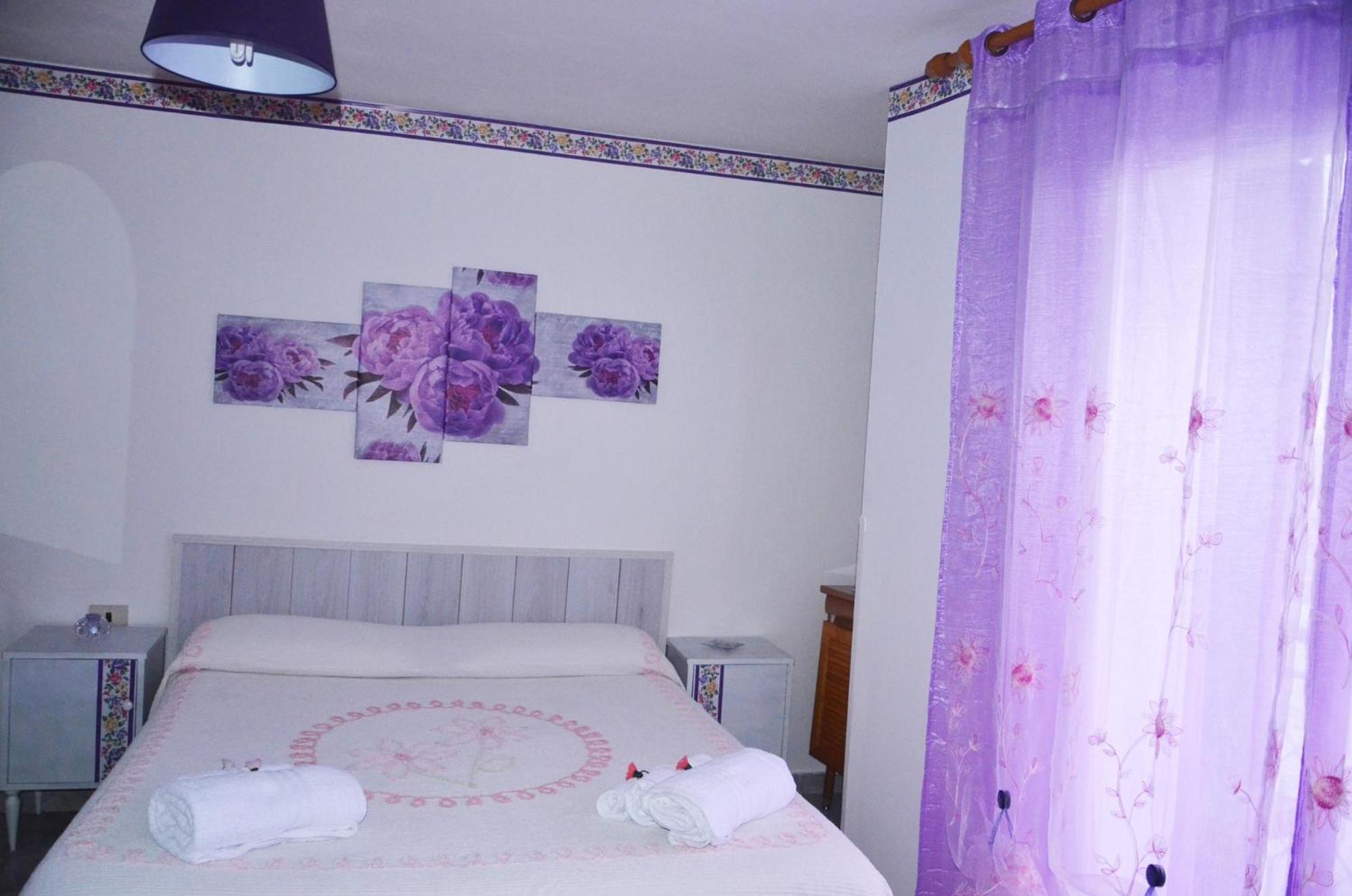 Triple Room with Private Bathroom - Photo 12