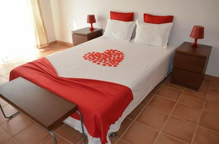 Romantic One-Bedroom Apartment