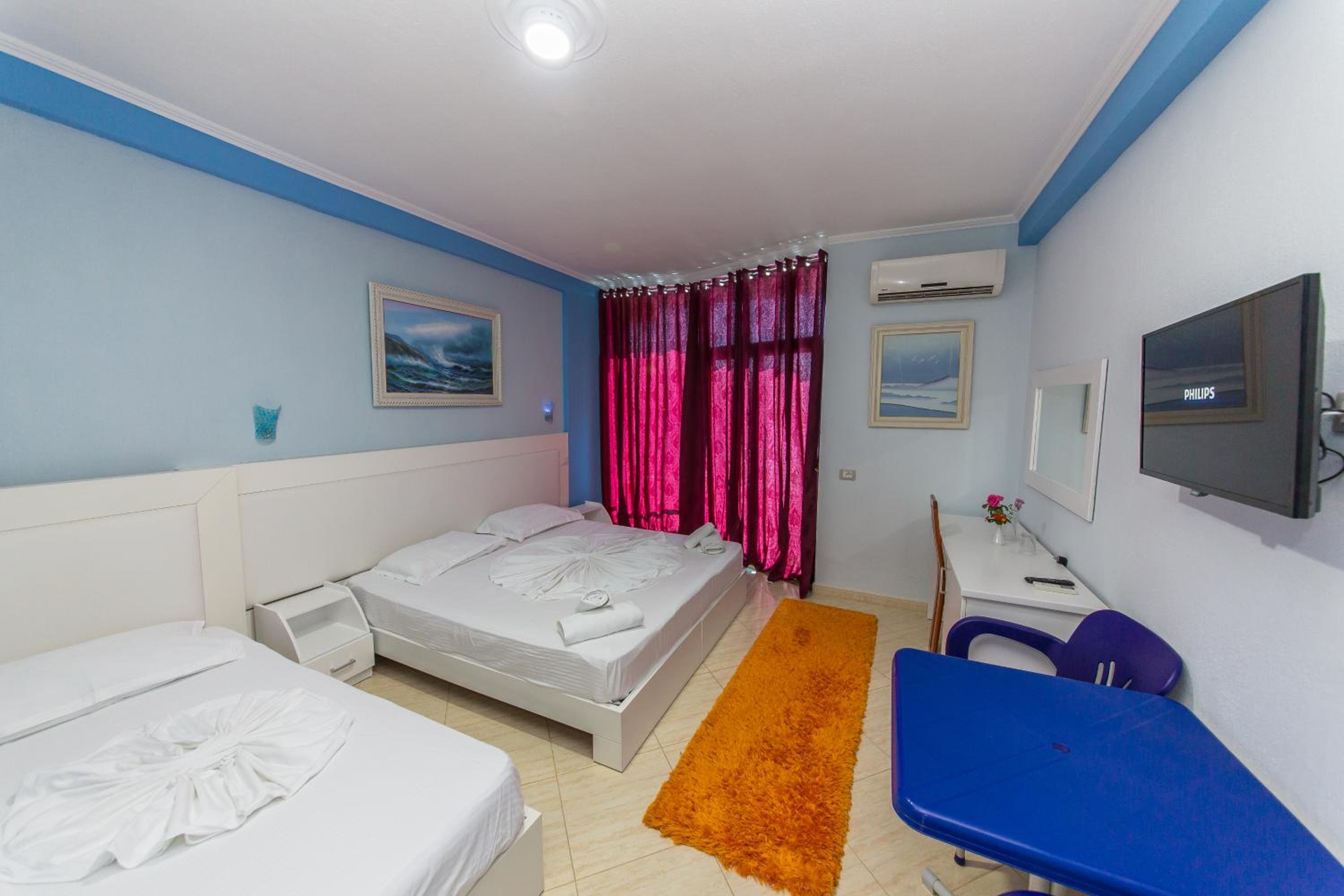 Panoramic Triple Room with Balcony and Sea View photo 3