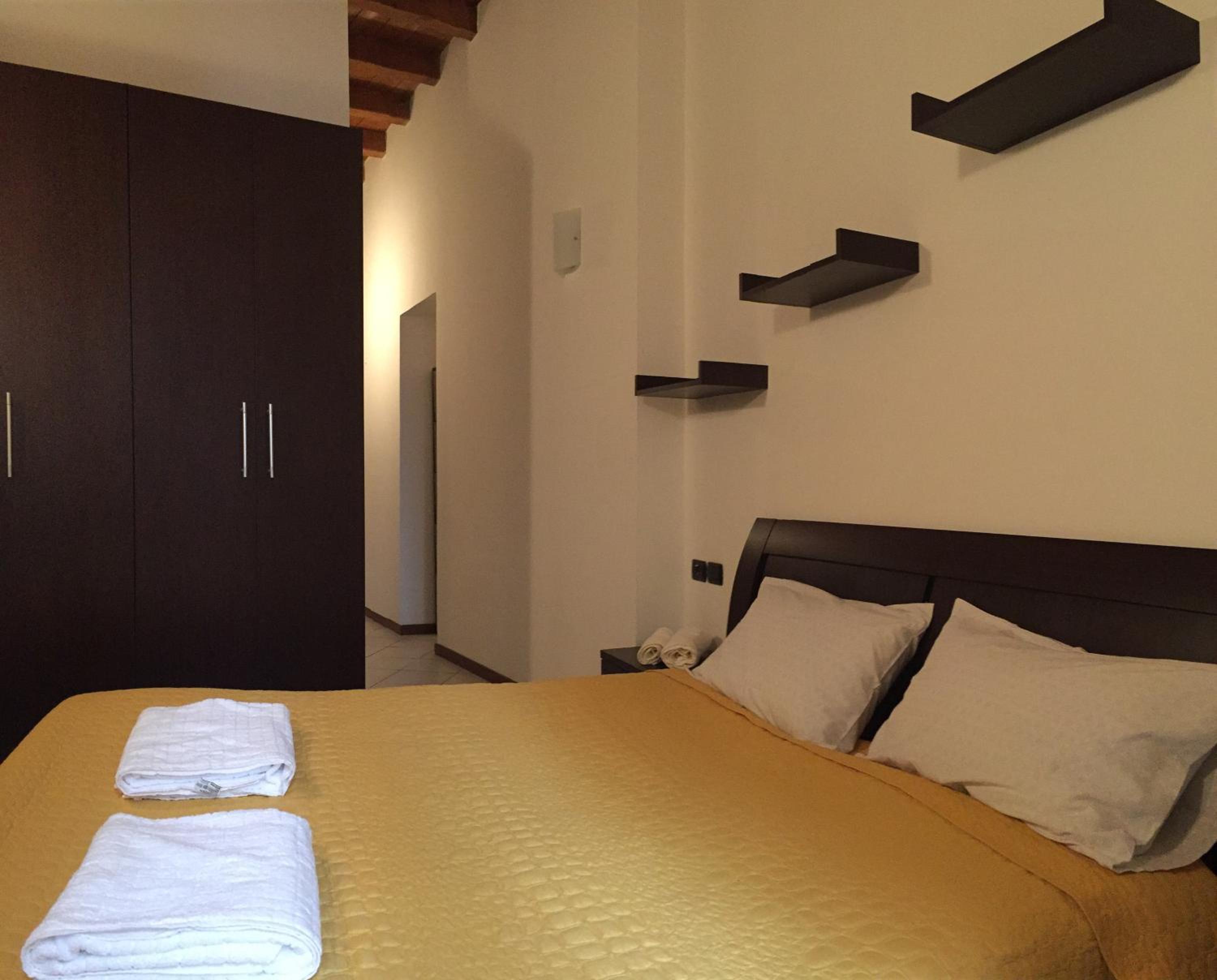 Apartment with Balcony photo 2