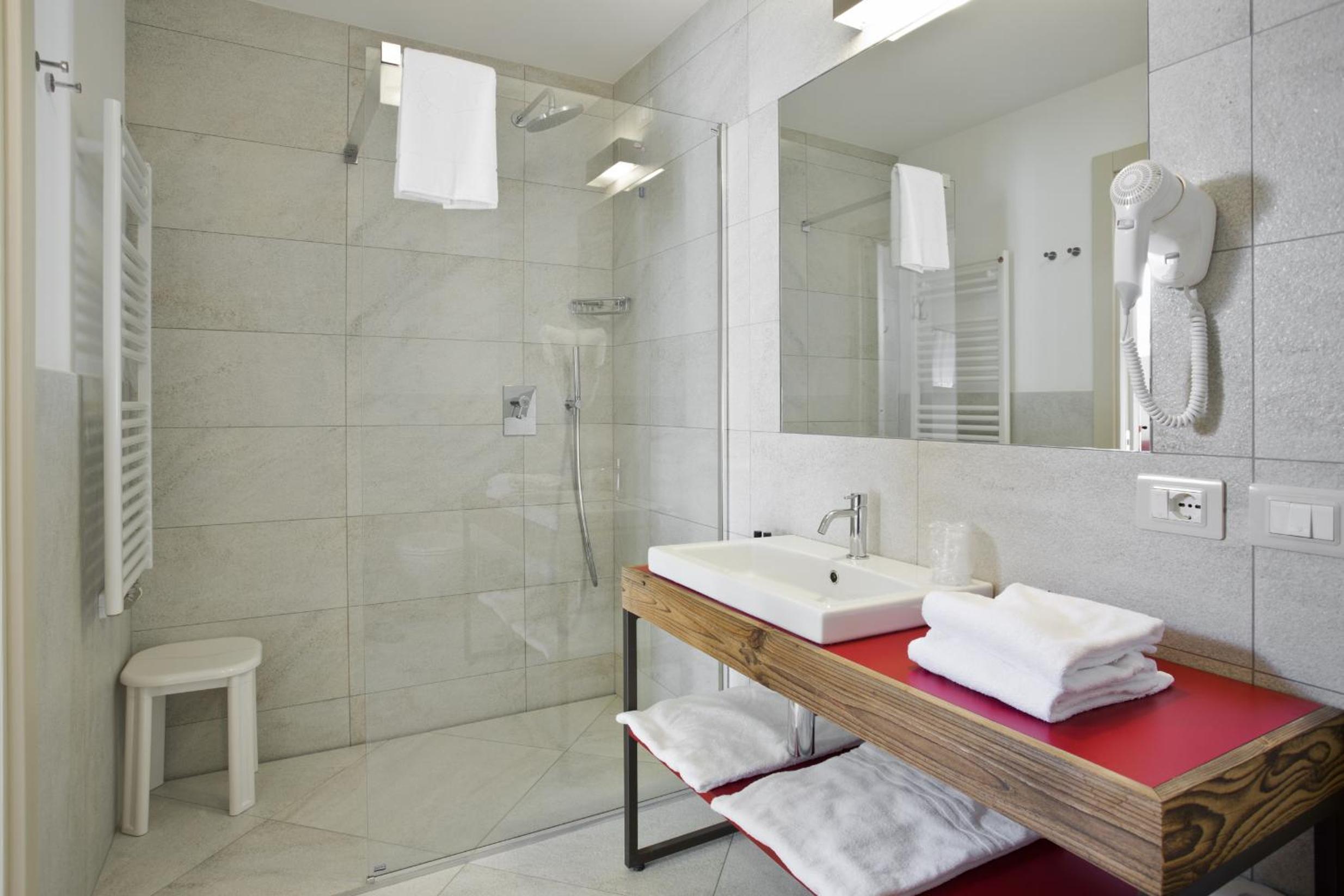 Junior Suite (2 Adults) - Photo 8