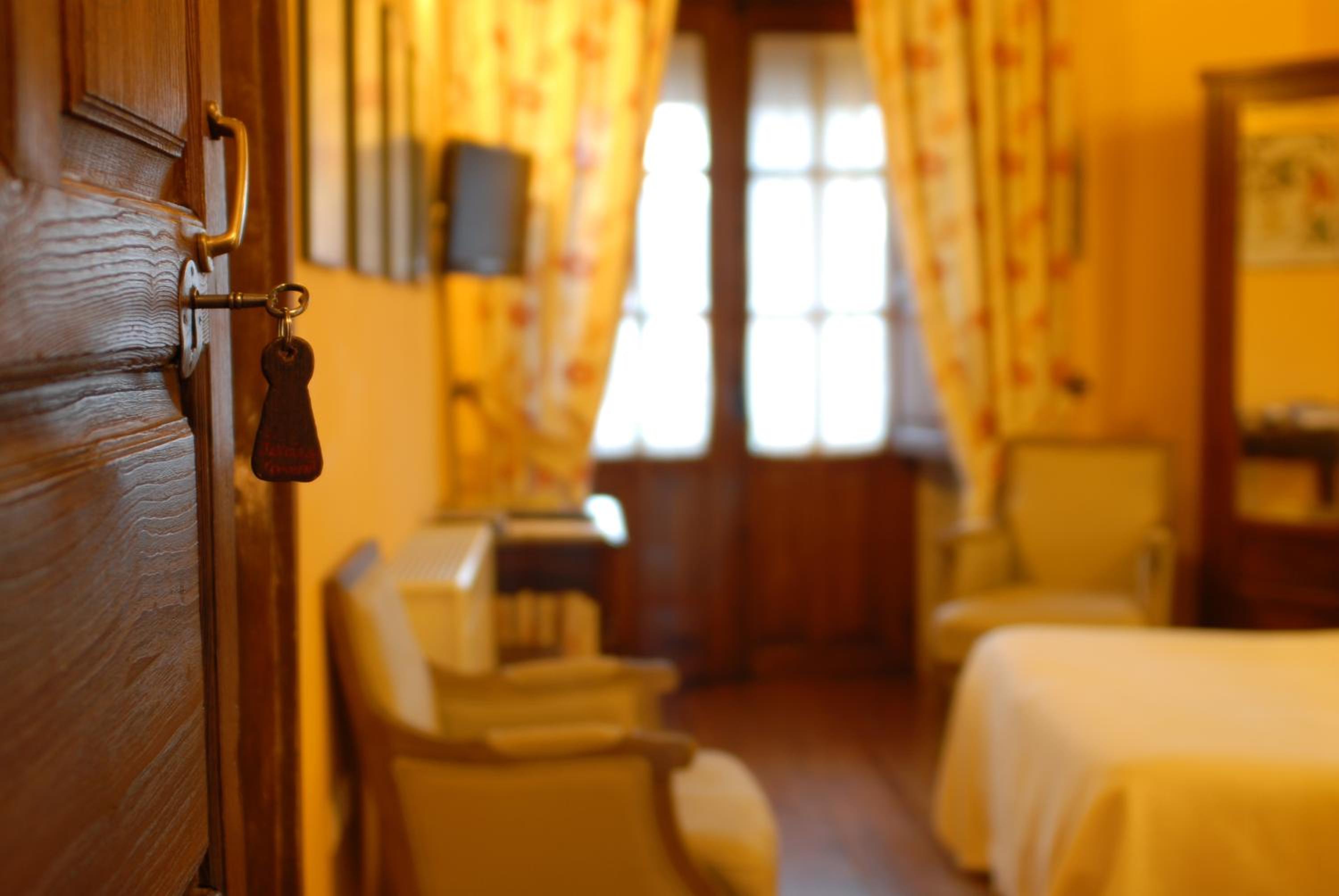 Standard Double Room - Photo 5