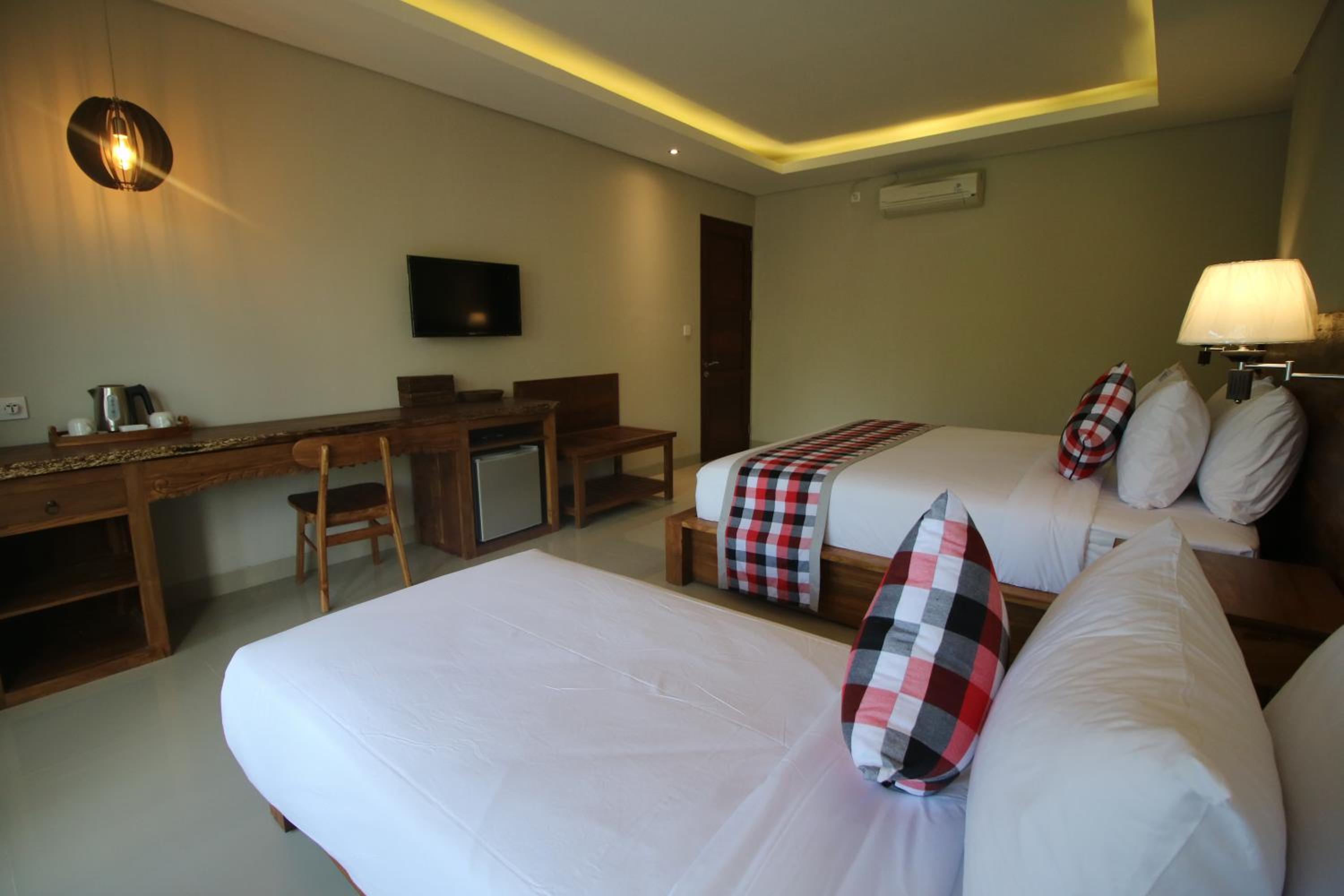 Superior Triple Room photo 3