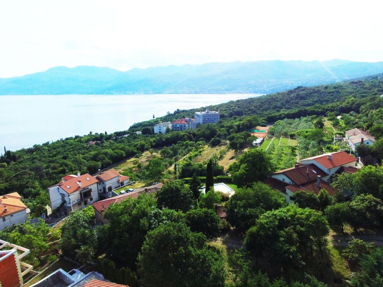 One-Bedroom Apartment with Sea View - Photo 10