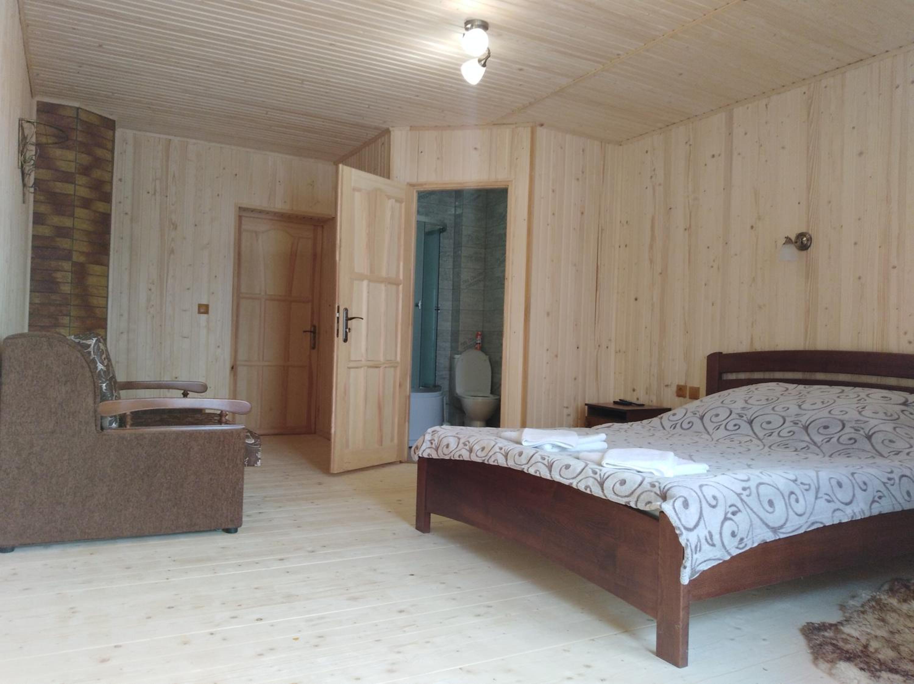 Basic Triple Room photo 1