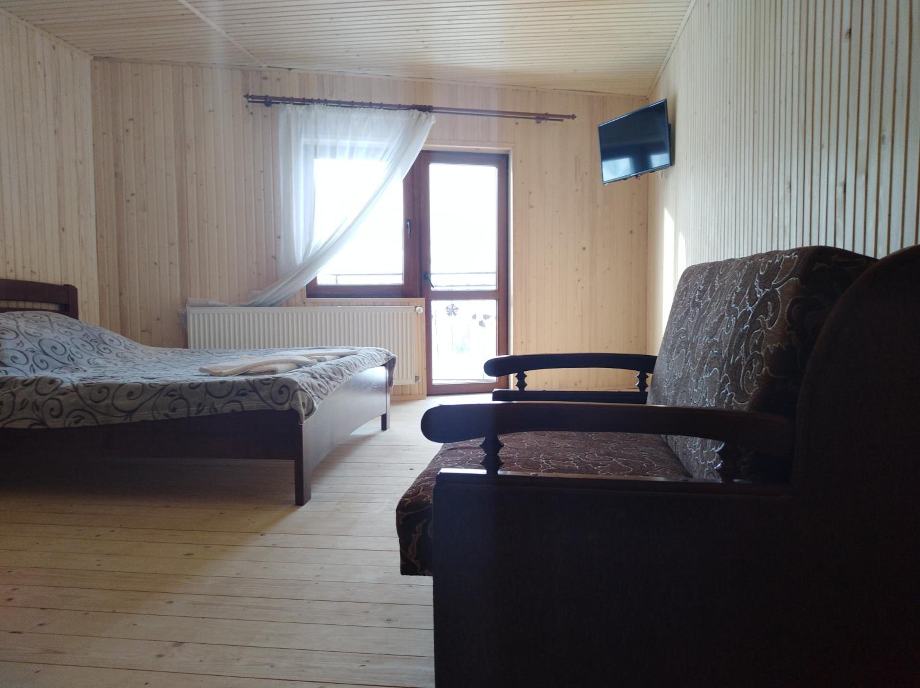Basic Triple Room photo 3
