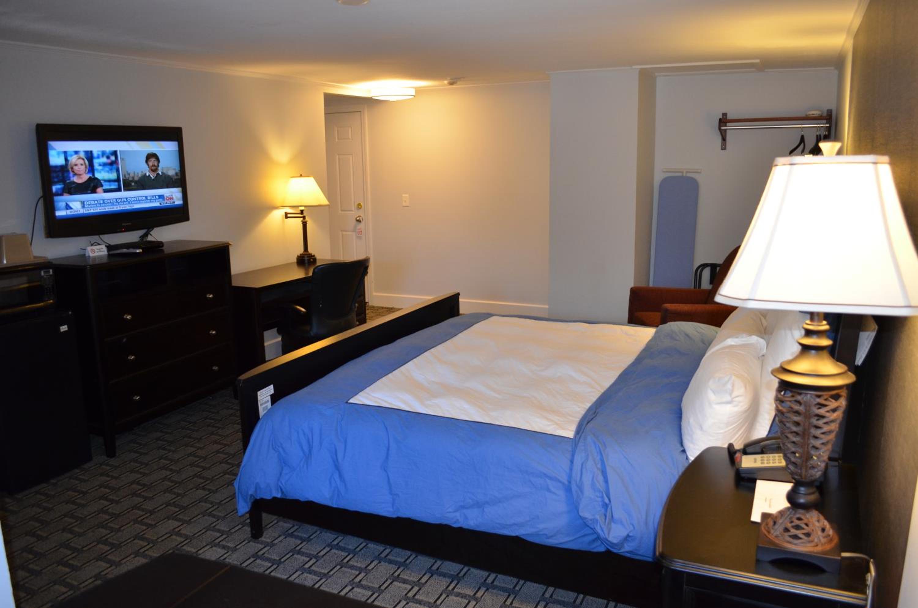 Deluxe King Room - Photo 5