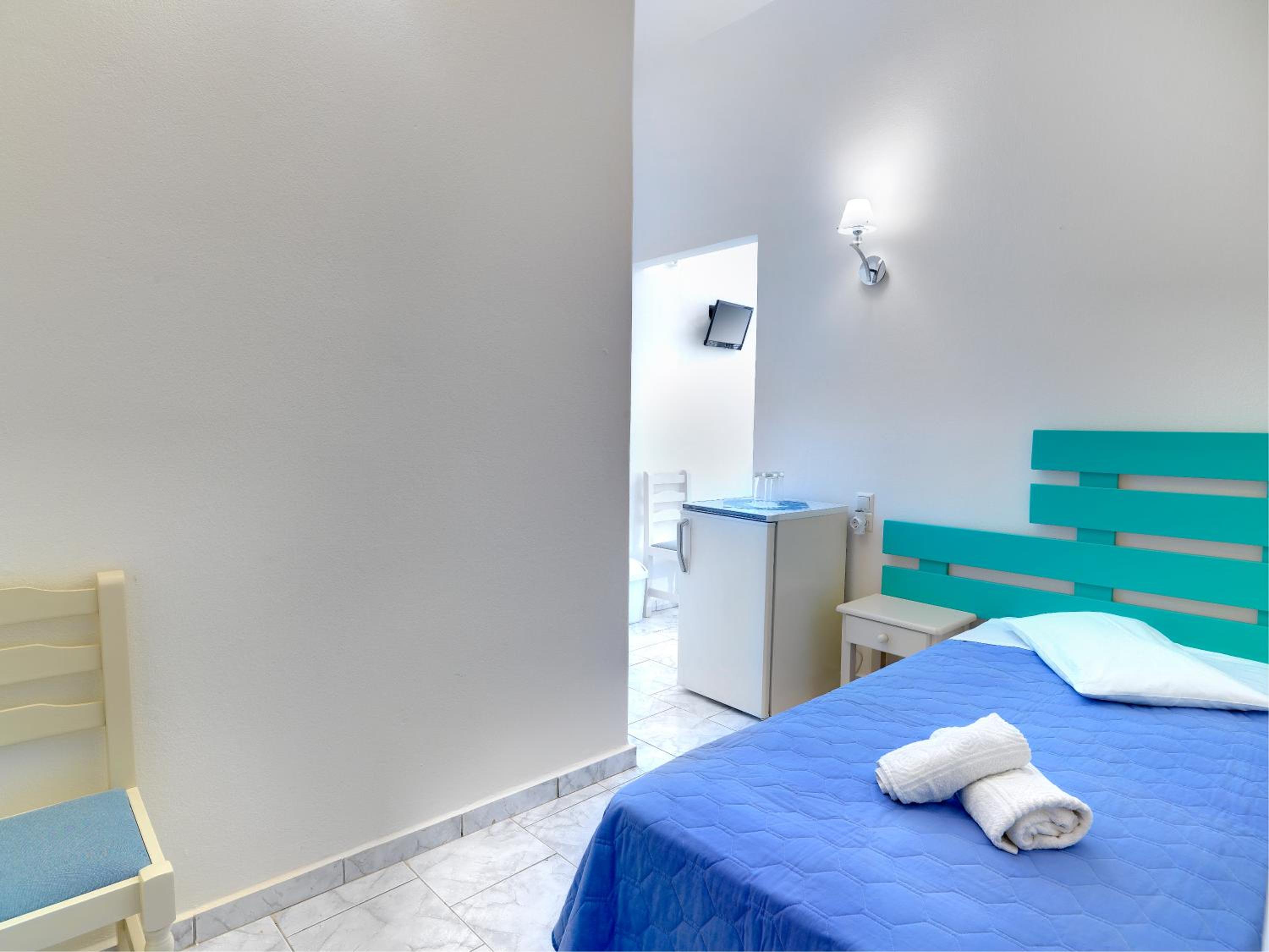Comfortable Triple Room with Sea View photo 1