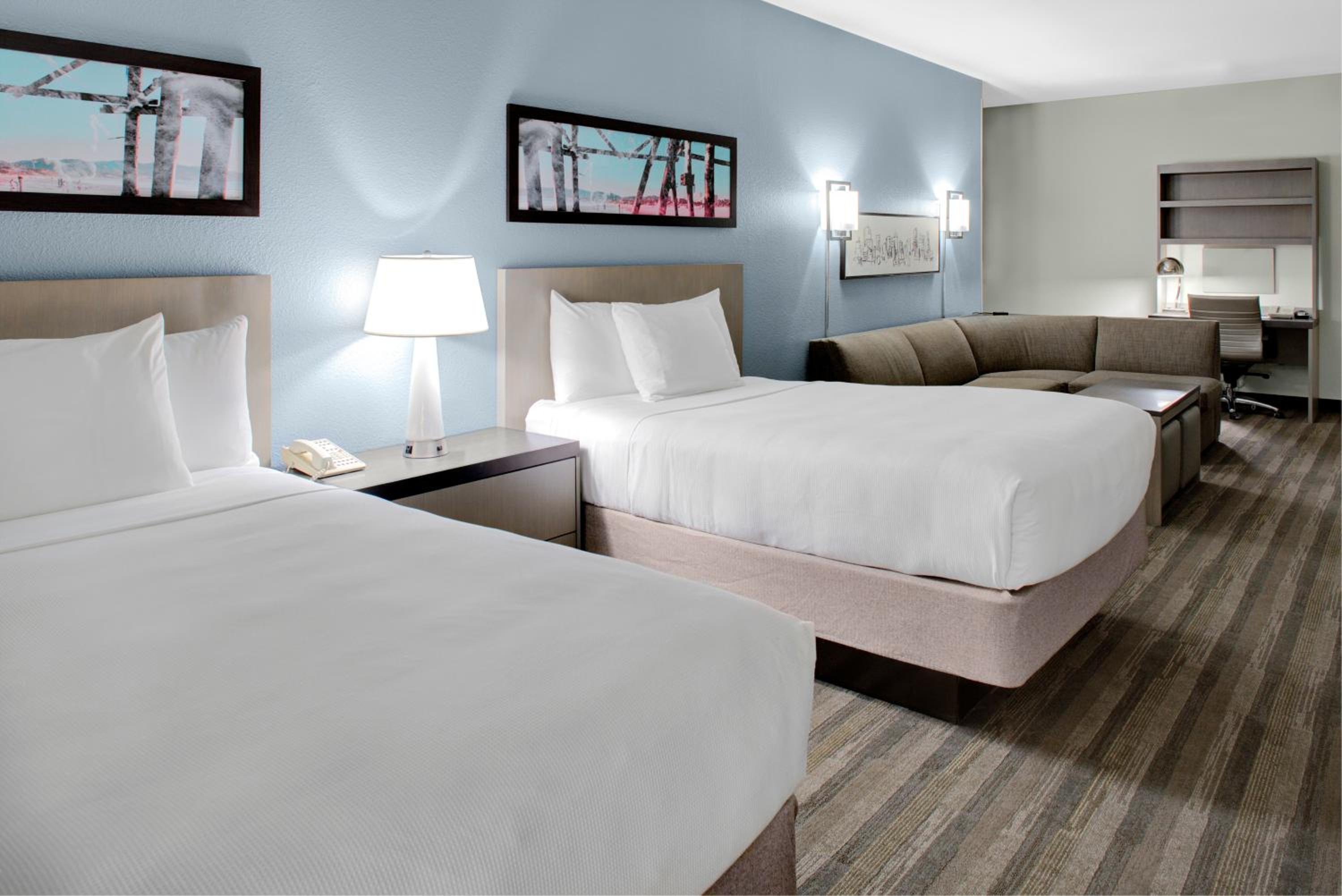 Executive Studio Suite with Two Double Beds - Photo 5
