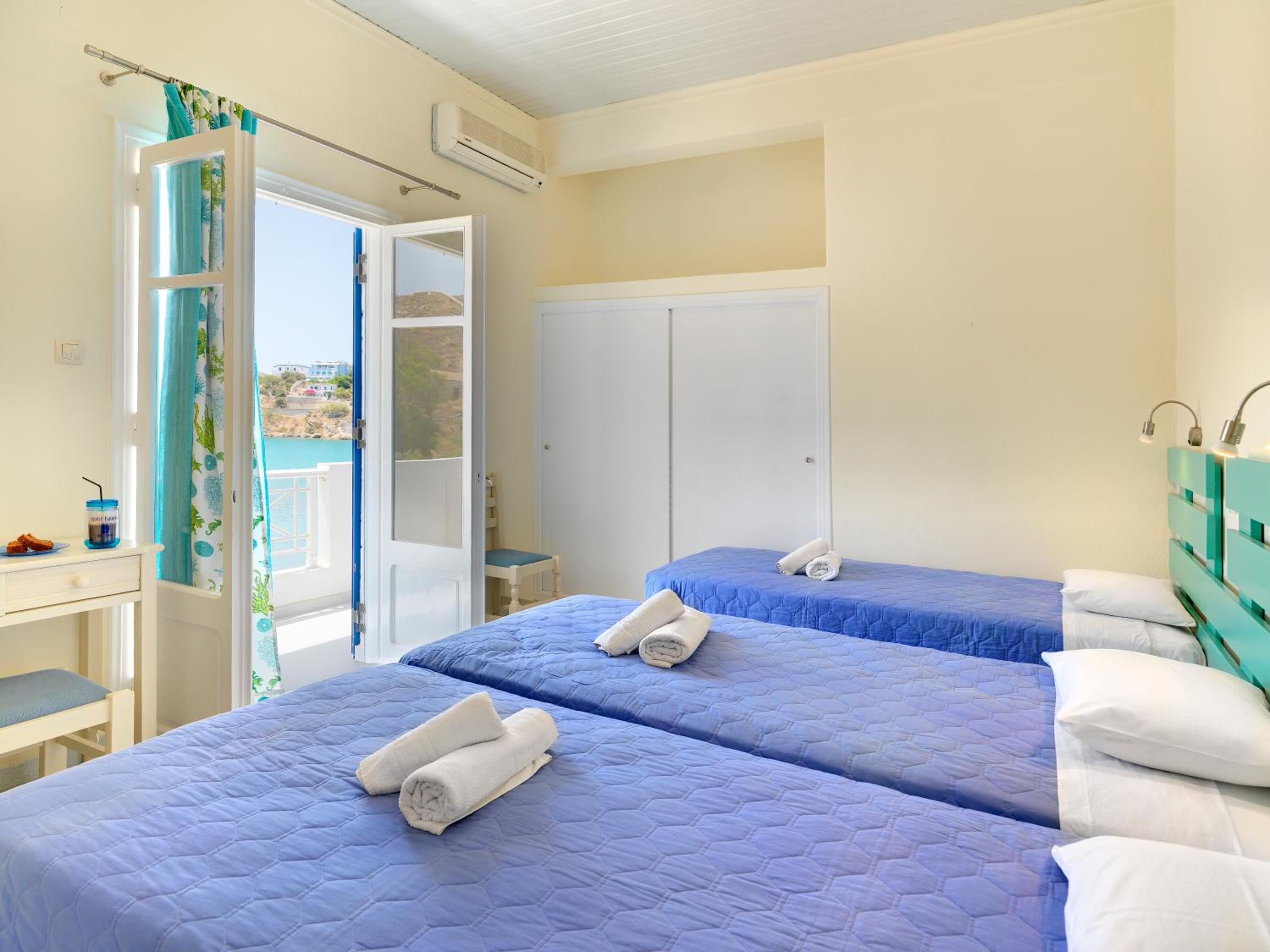 Comfortable Triple Room with Sea View photo 3