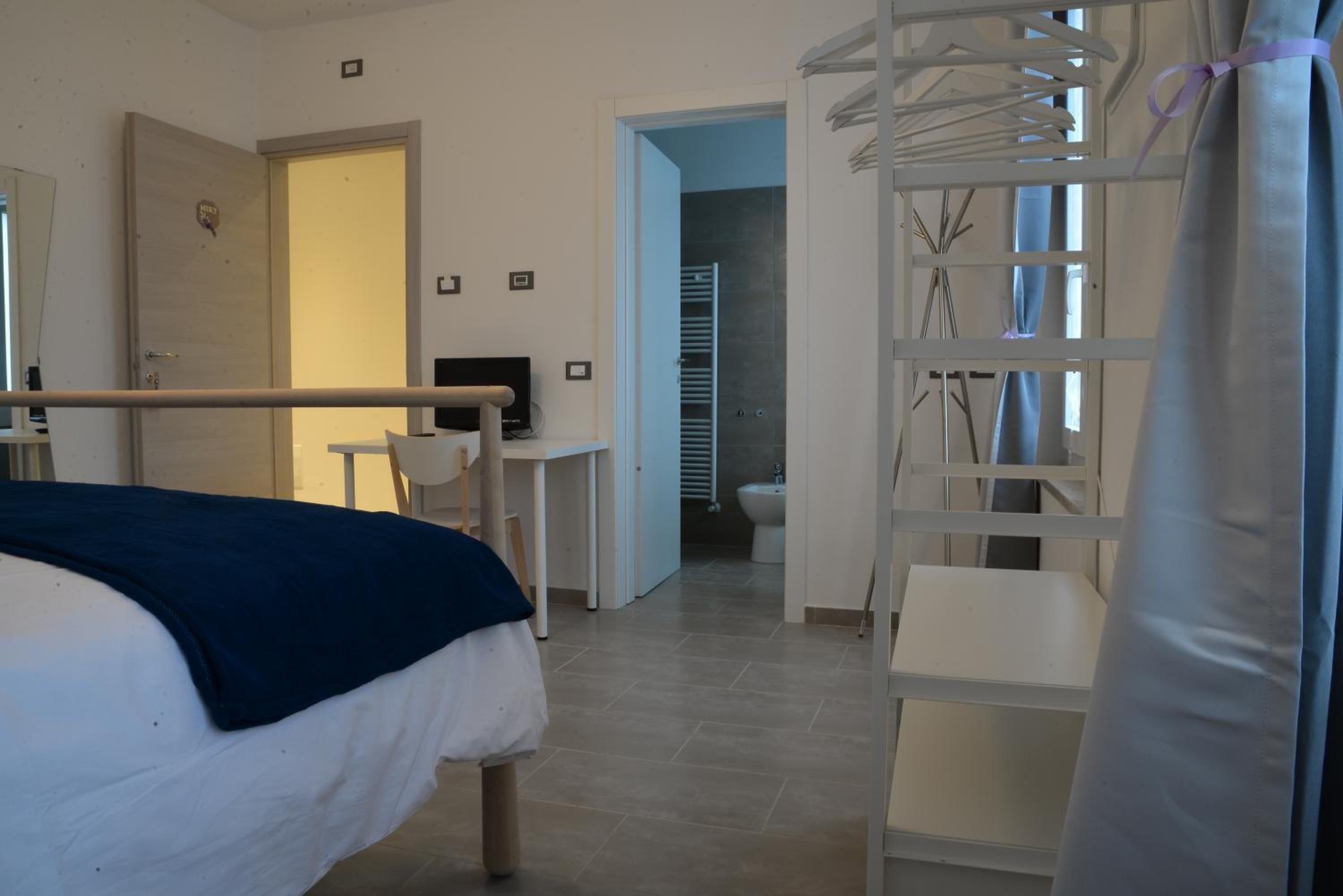 Deluxe Double or Twin Room - Photo 2