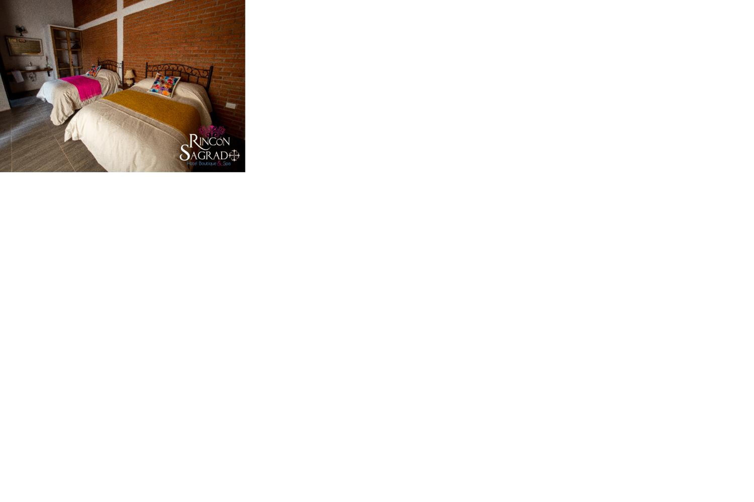 Twin Room with Private Bathroom photo 3