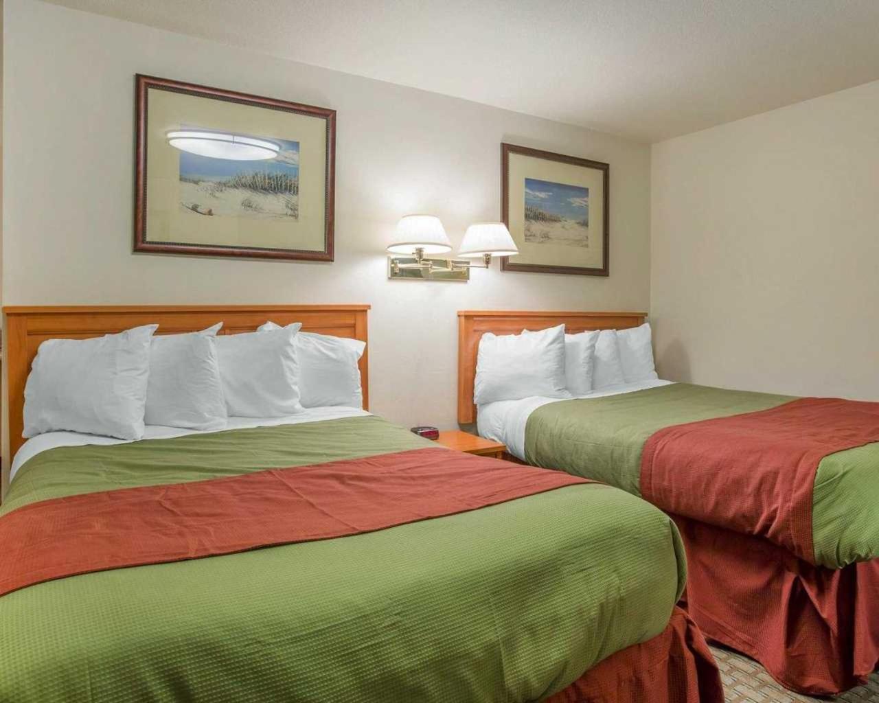 Queen Room with Two Queen Beds - Photo 1