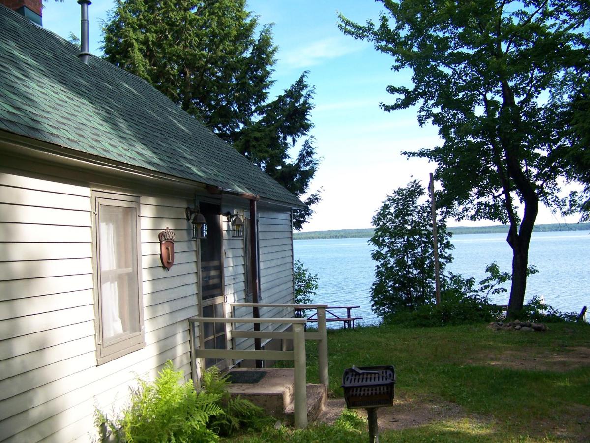 Cottage 1 photo 2
