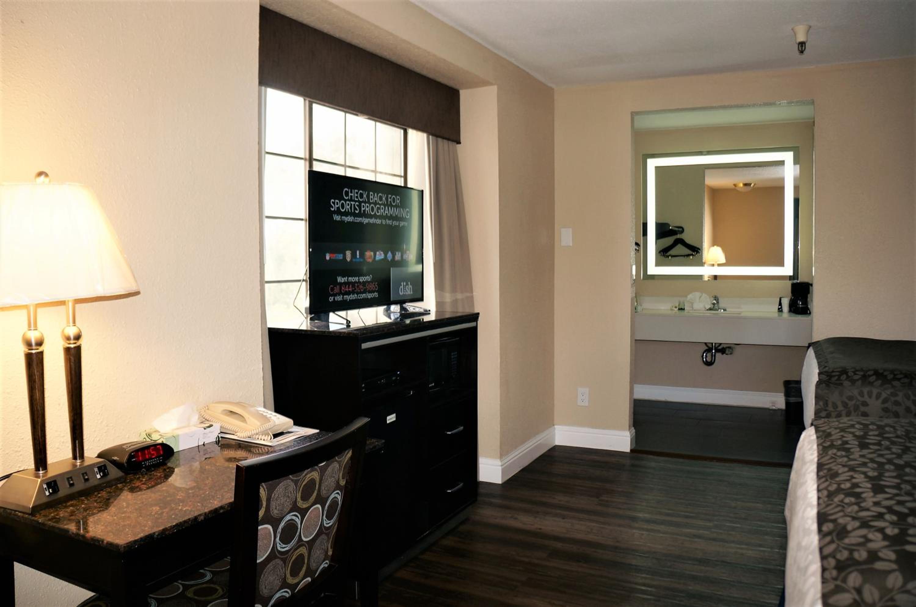 Double Room with Two Double Beds - Photo 1