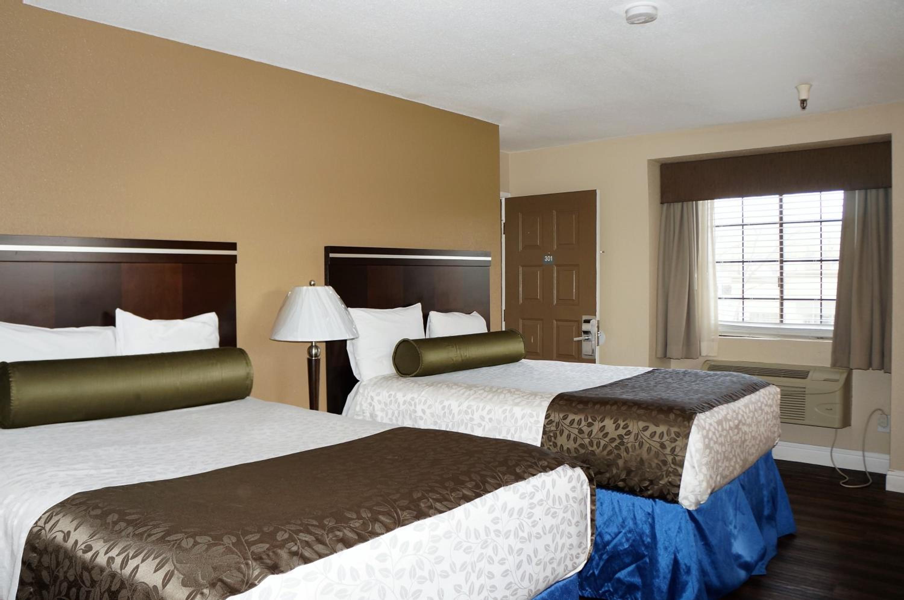 Double Room with Two Double Beds - Photo 4