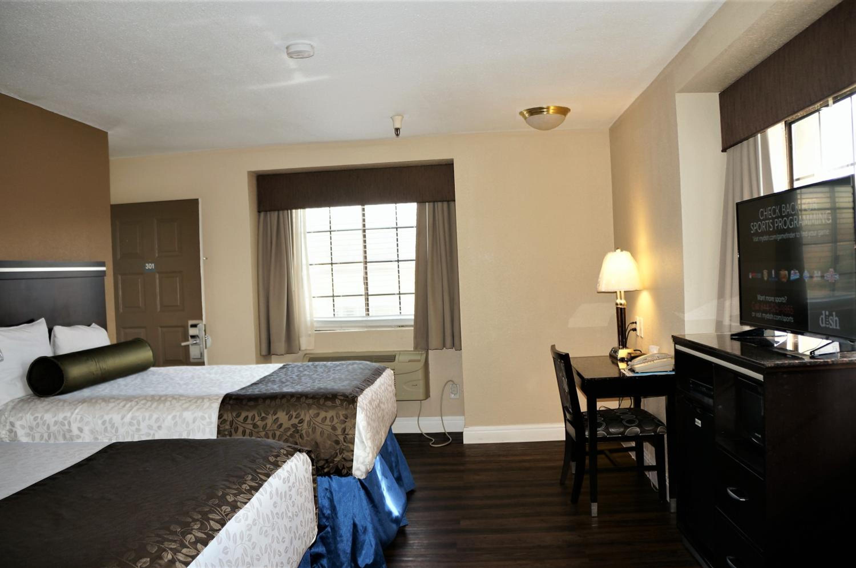 Double Room with Two Double Beds - Photo 5
