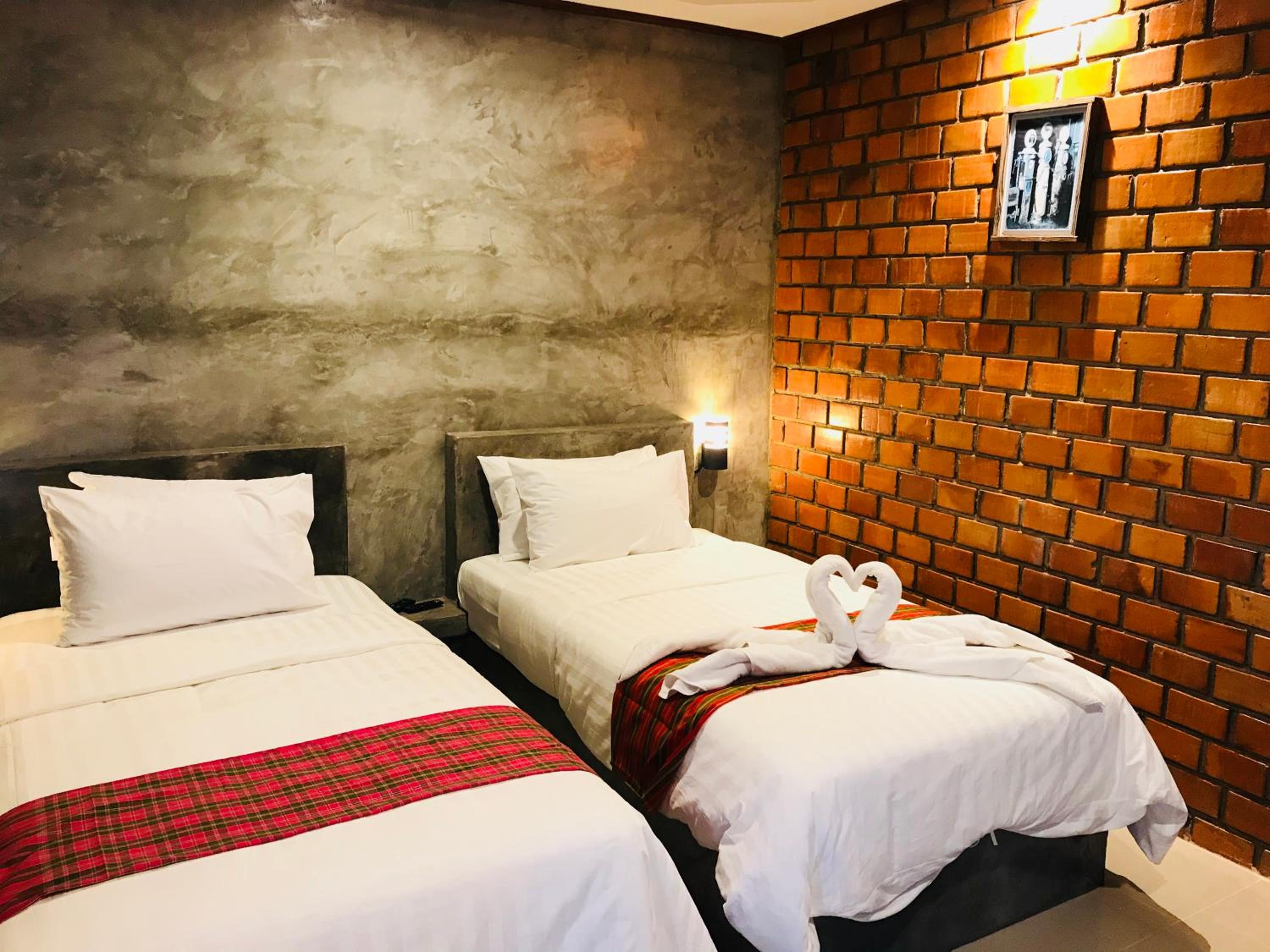 Deluxe Twin Room - Photo 2