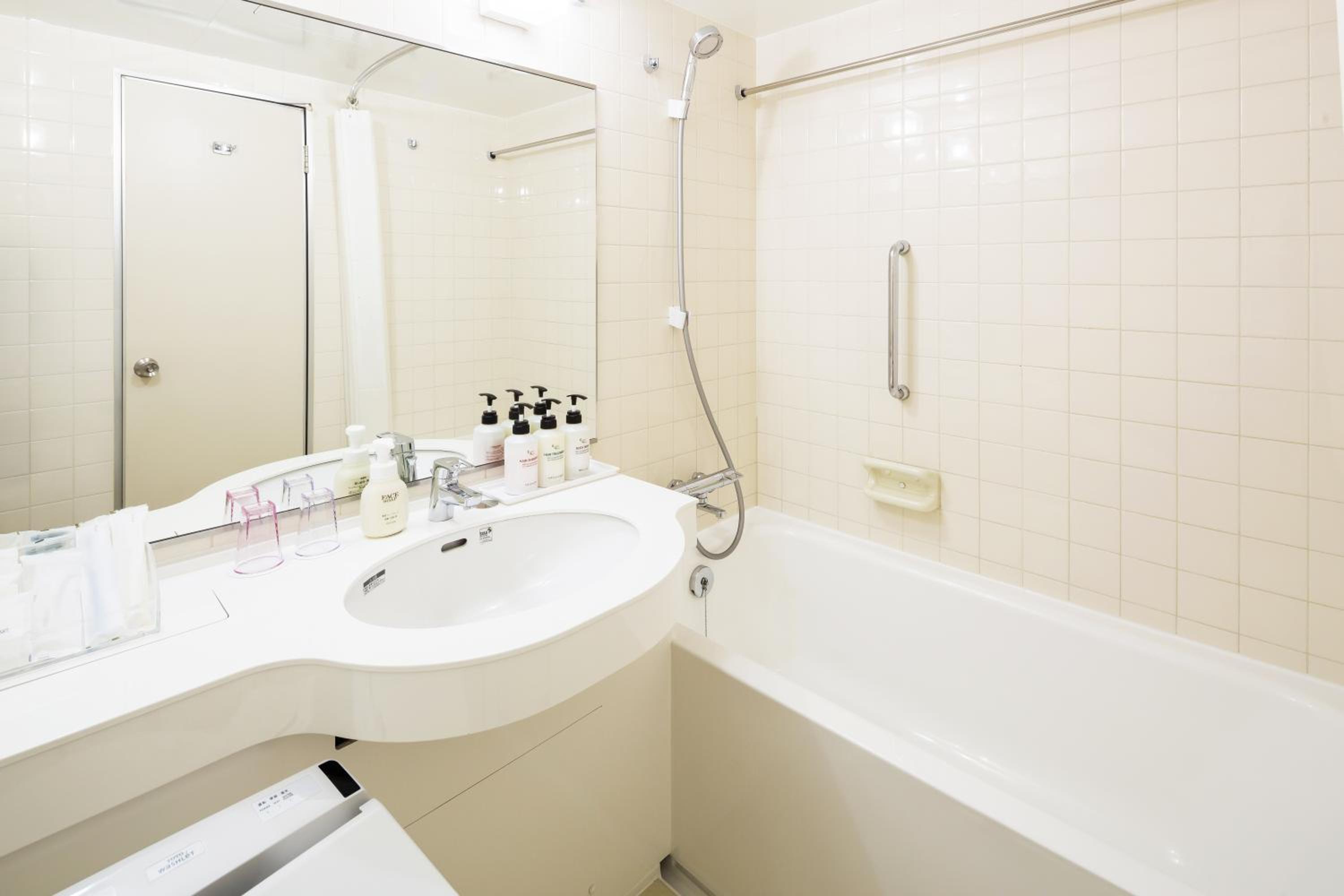 Moderate Twin Room - Non-Smoking - Photo 3