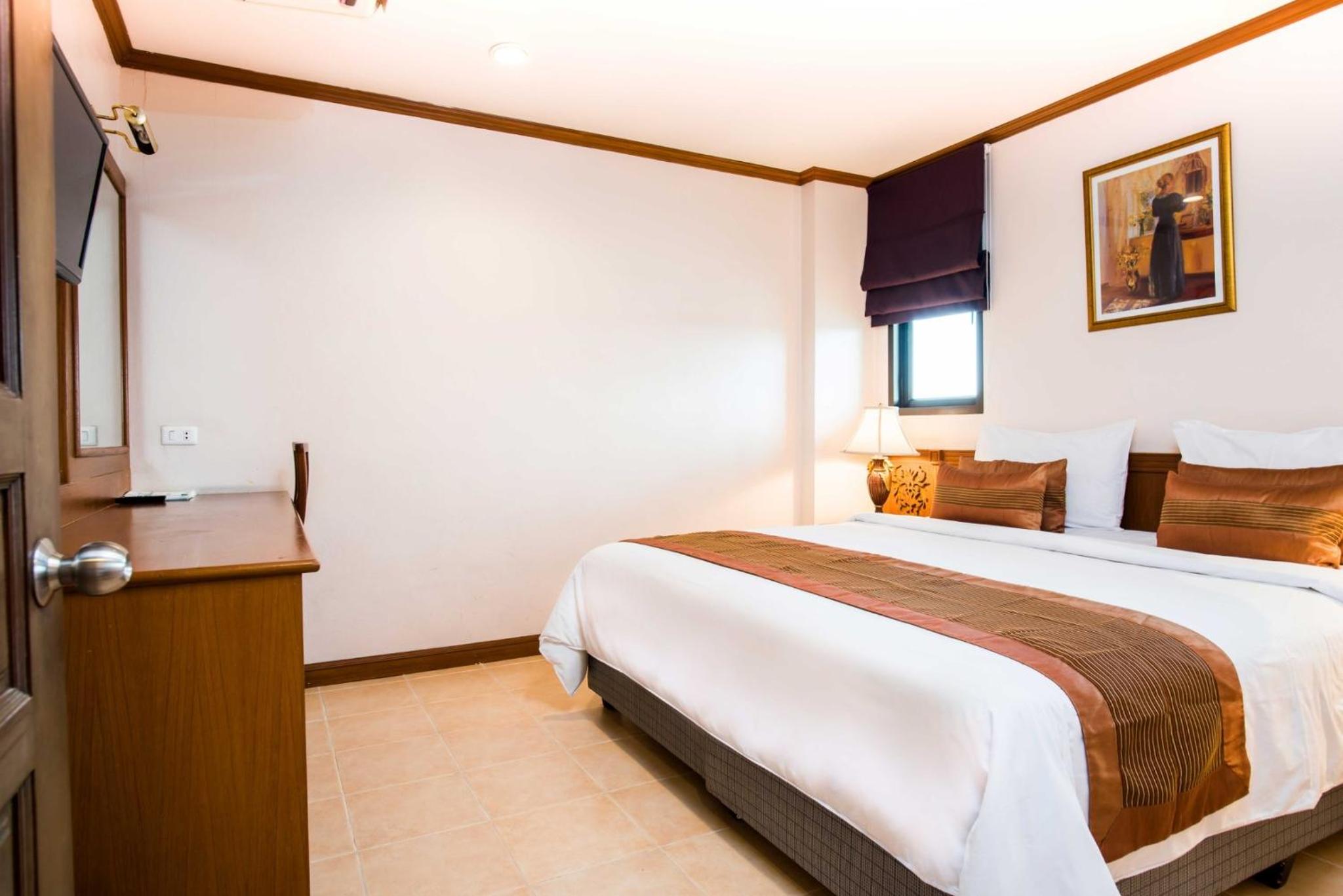 One-Bedroom Suite - Photo 16